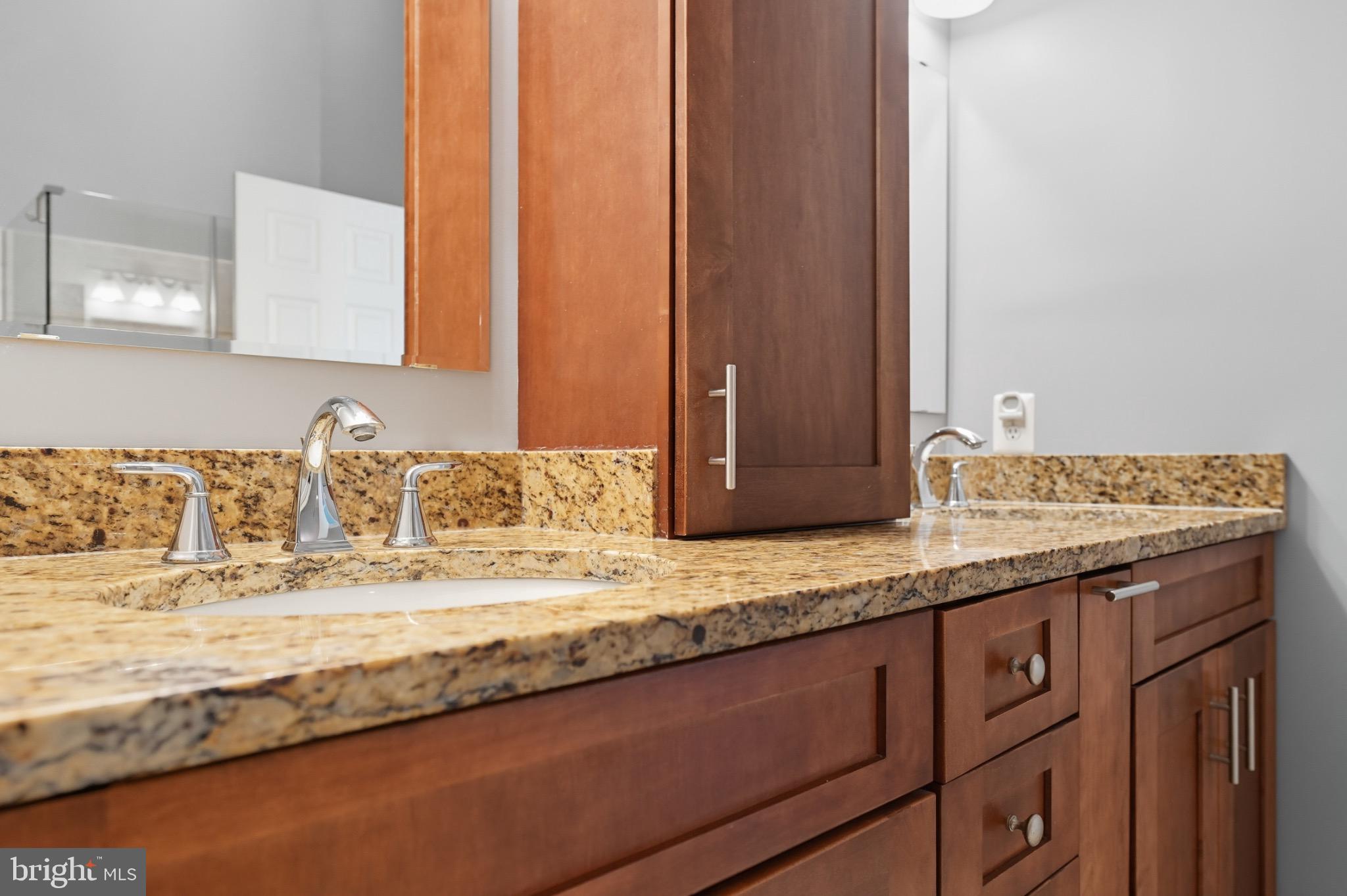 THE LANDINGS AT RIVER OAKS - Residential Lease