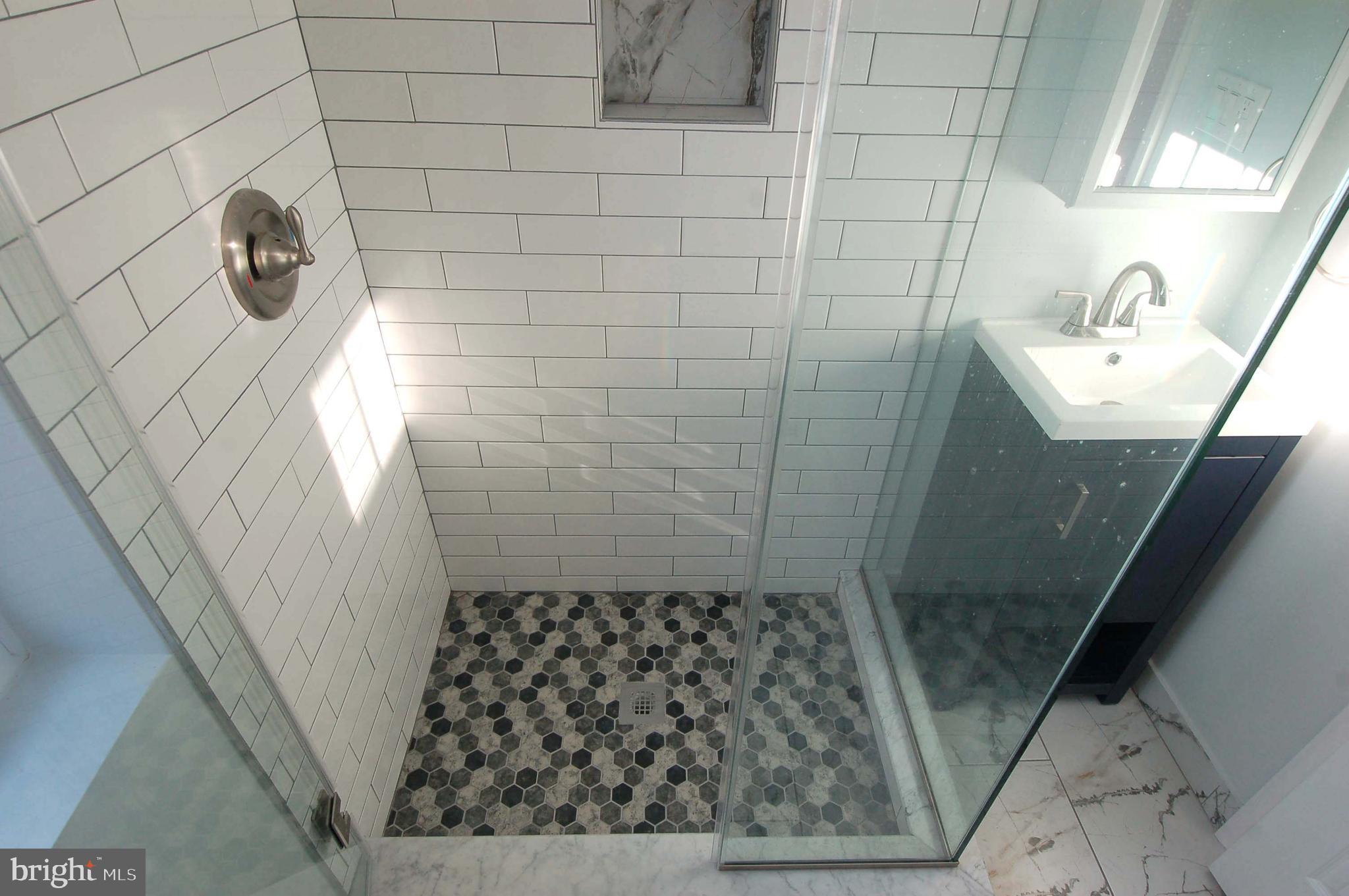 PHILADELPHIA (NORTH) - Residential Lease