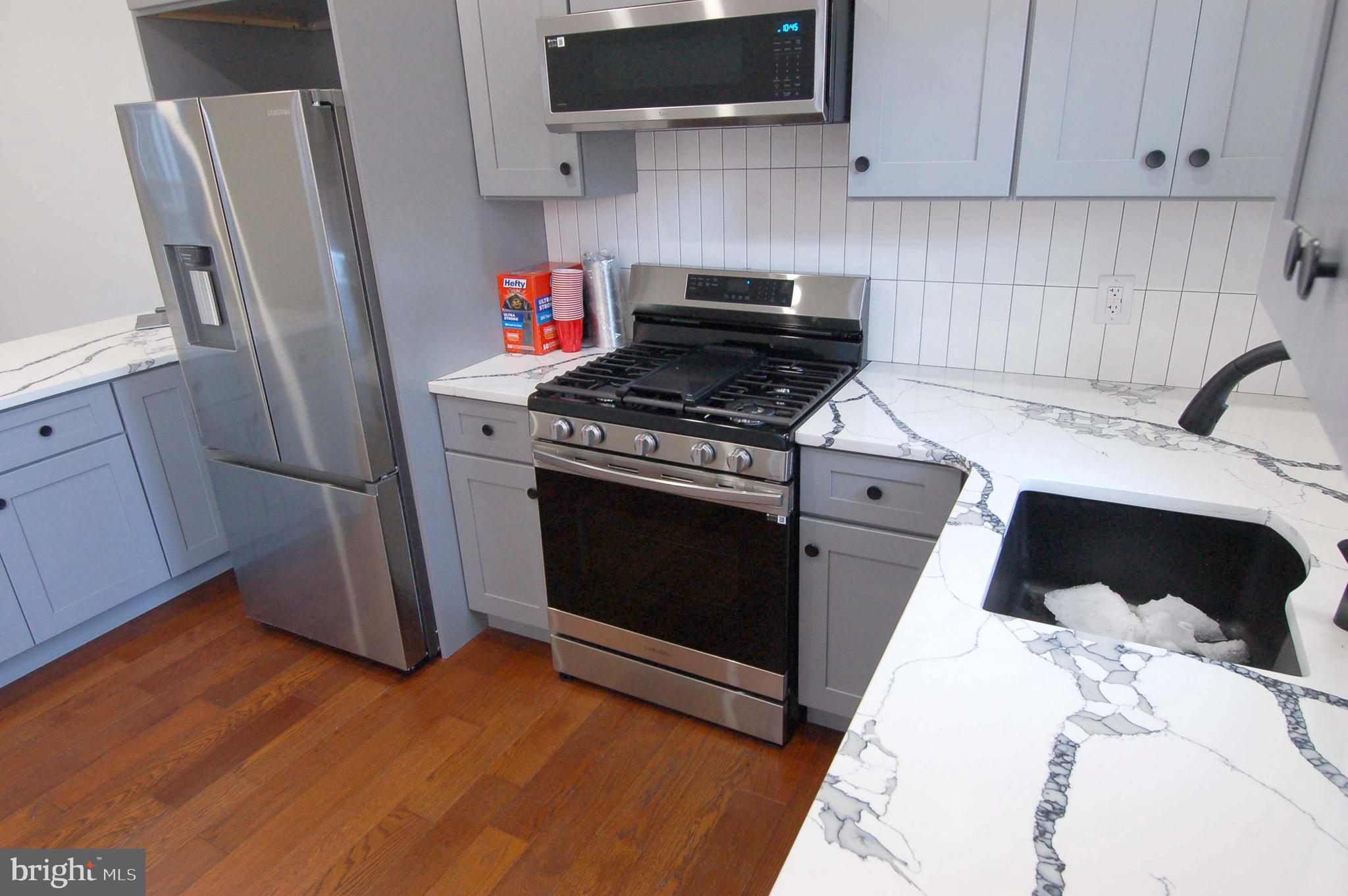 PHILADELPHIA (NORTH) - Residential Lease