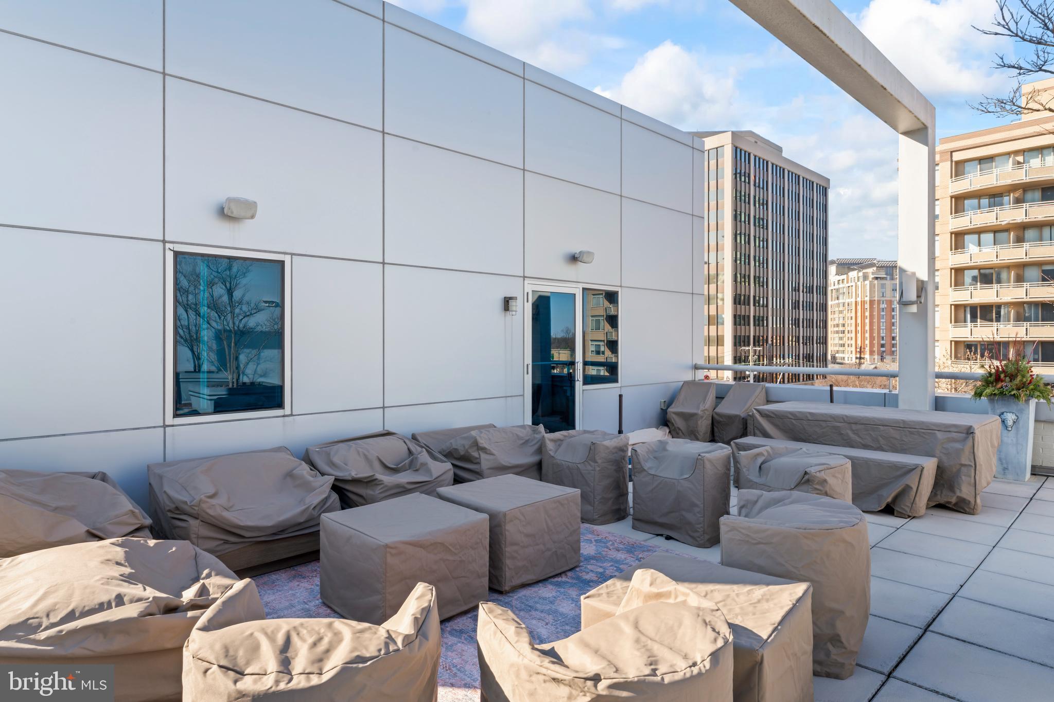 DOWNTOWN BETHESDA - Residential Lease