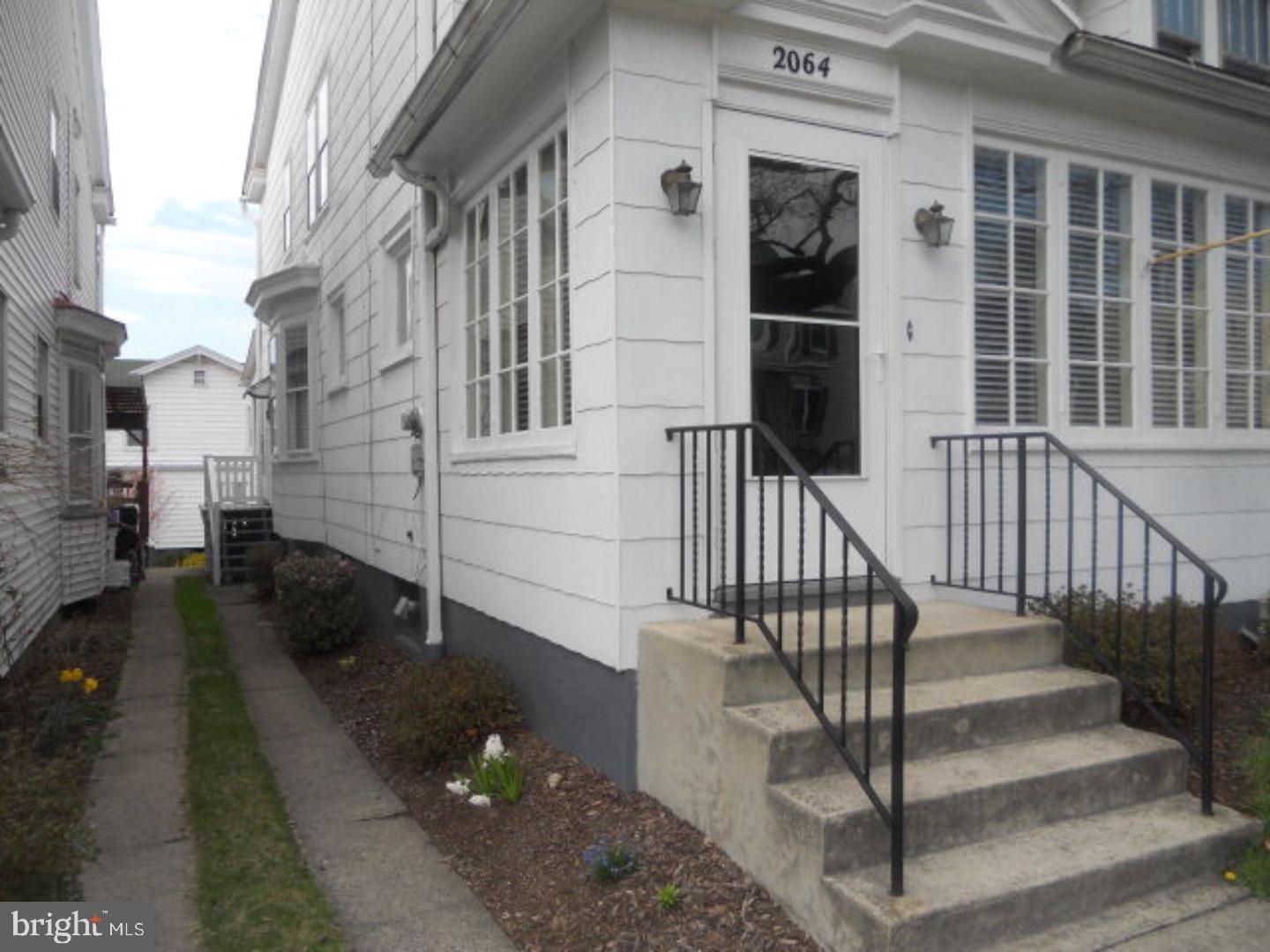 YORKVILLE - Residential
