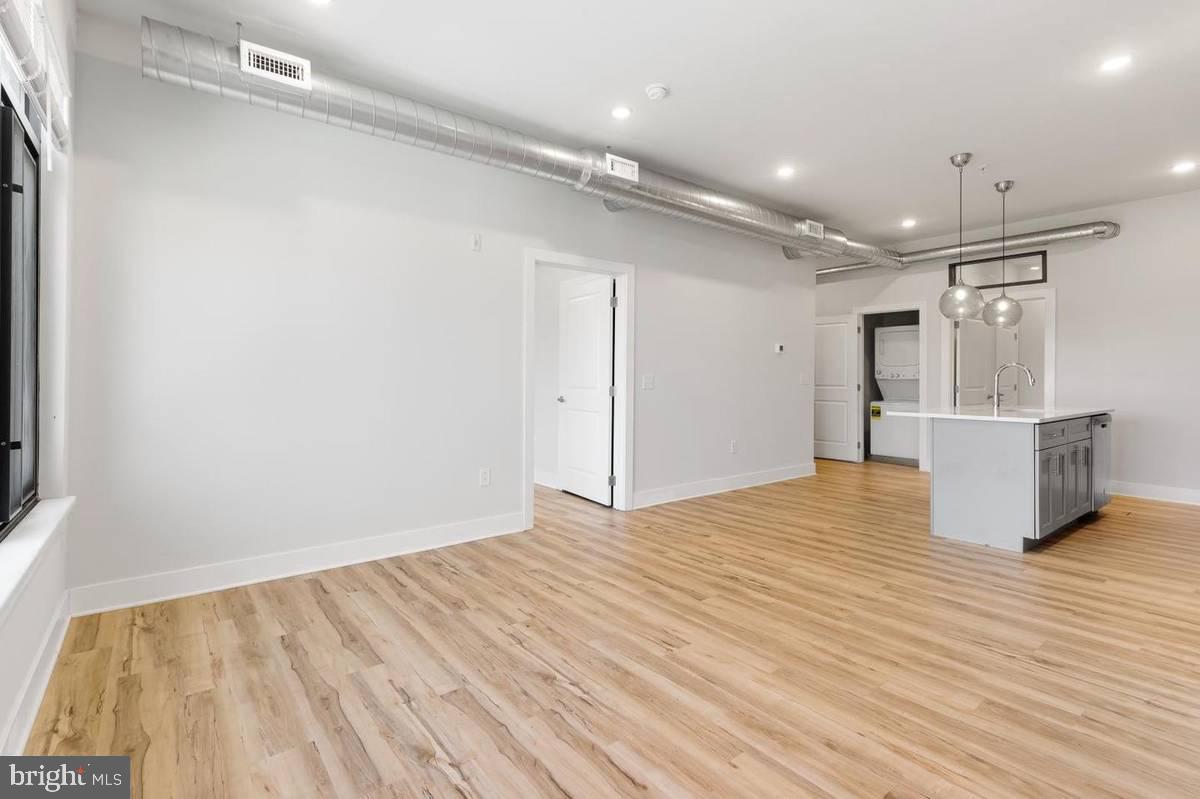 EAST KENSINGTON - Residential Lease