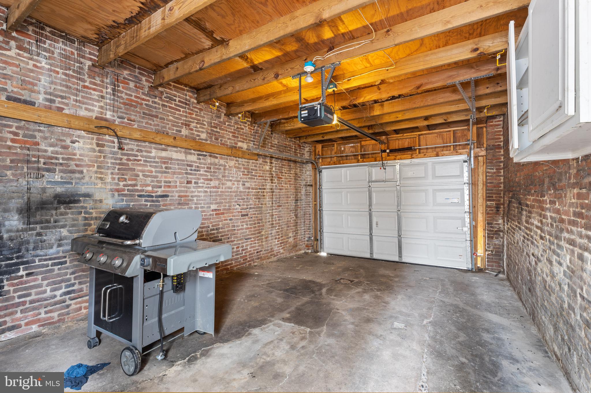 FEDERAL HILL HISTORIC DISTRICT - Residential Lease