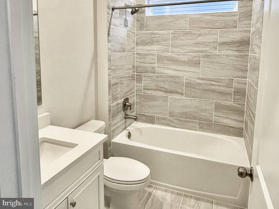 PLANTATION LAKES - Residential