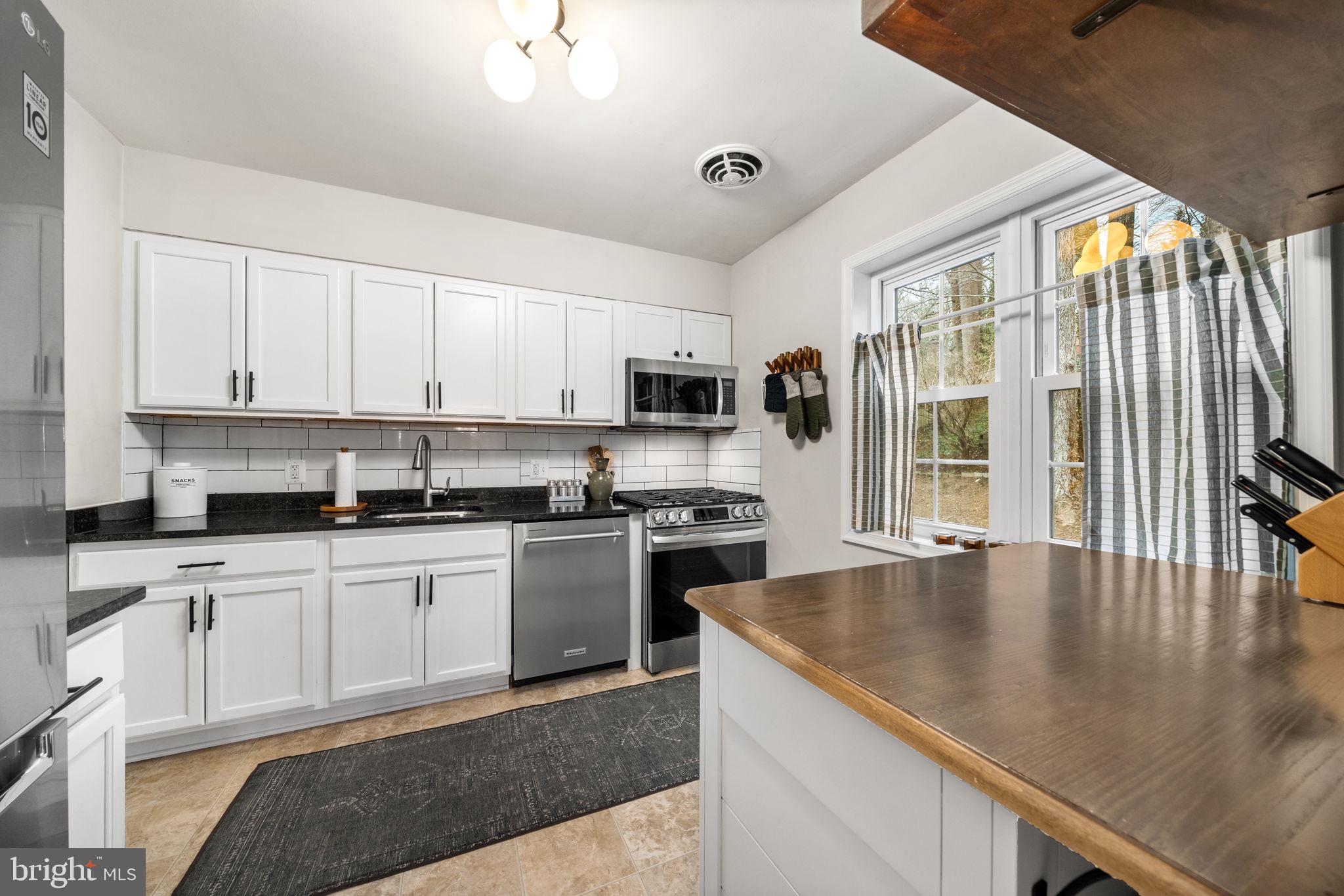 RAVENWOOD PARK - Residential