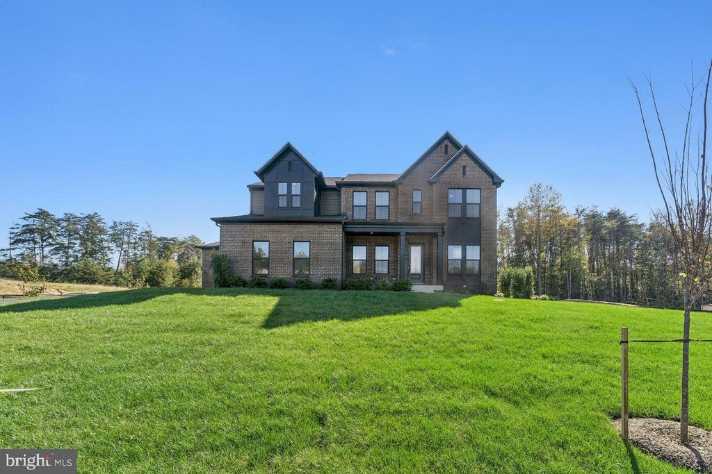 Photo of 5413 Cross Lane #LOT204, WOODBRIDGE, VA 22192 (MLS # VAPW2132988)