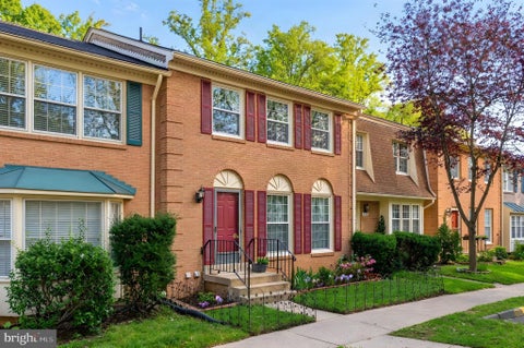 Townhouse For Sale - 9040 Rosewall Court<br/> SPRINGFIELD, VA 22152