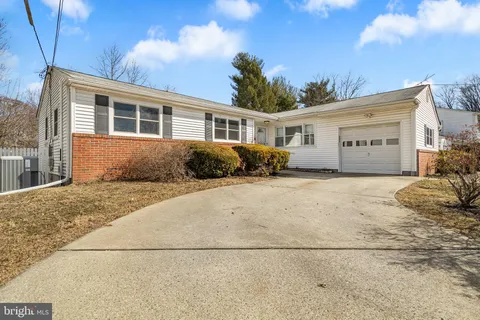 32 Lawnside Dr, Lawrence Township, NJ 08648 - MLS#: NJME2055320