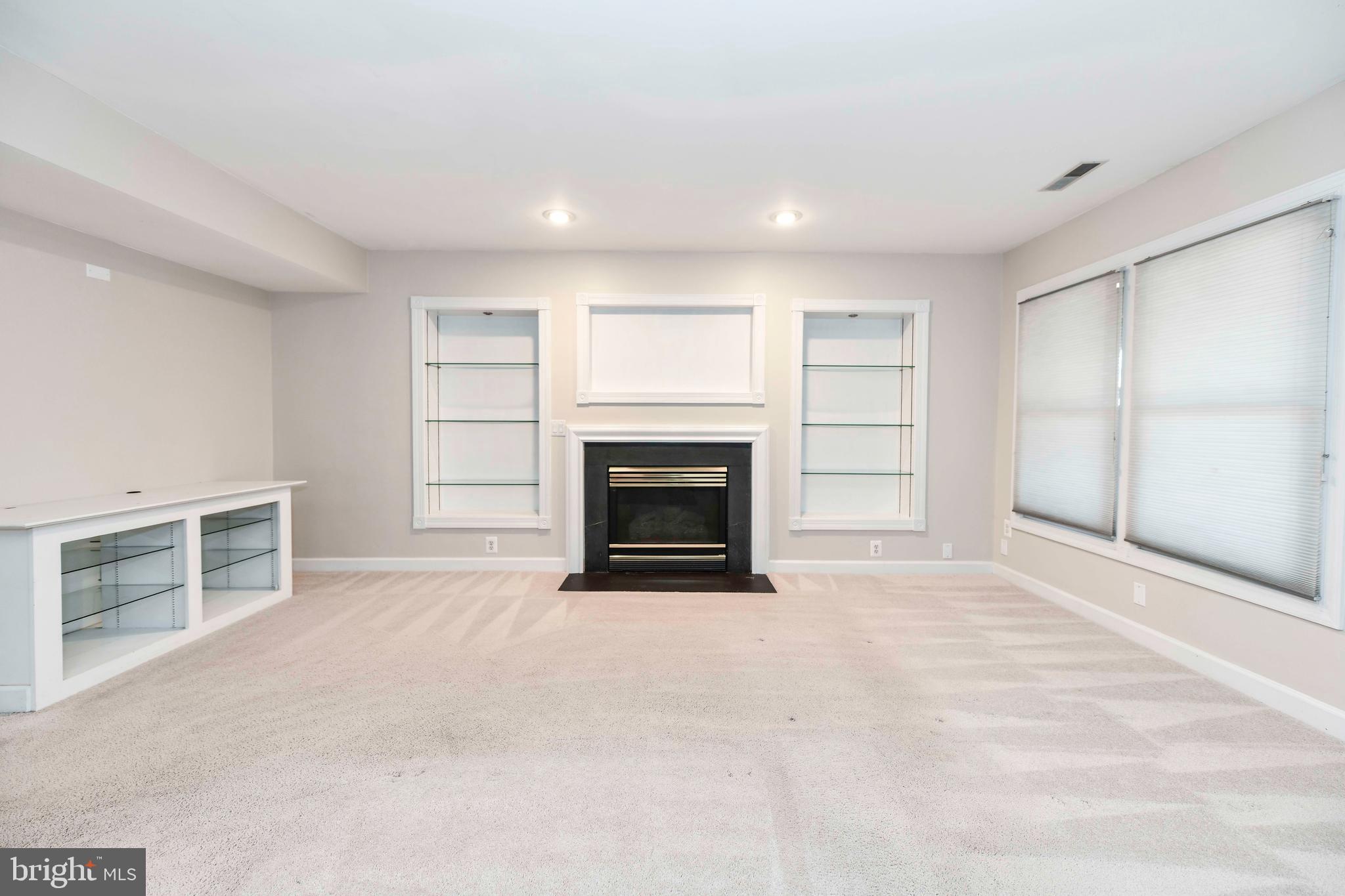 SOUTH RIDING - Residential Lease