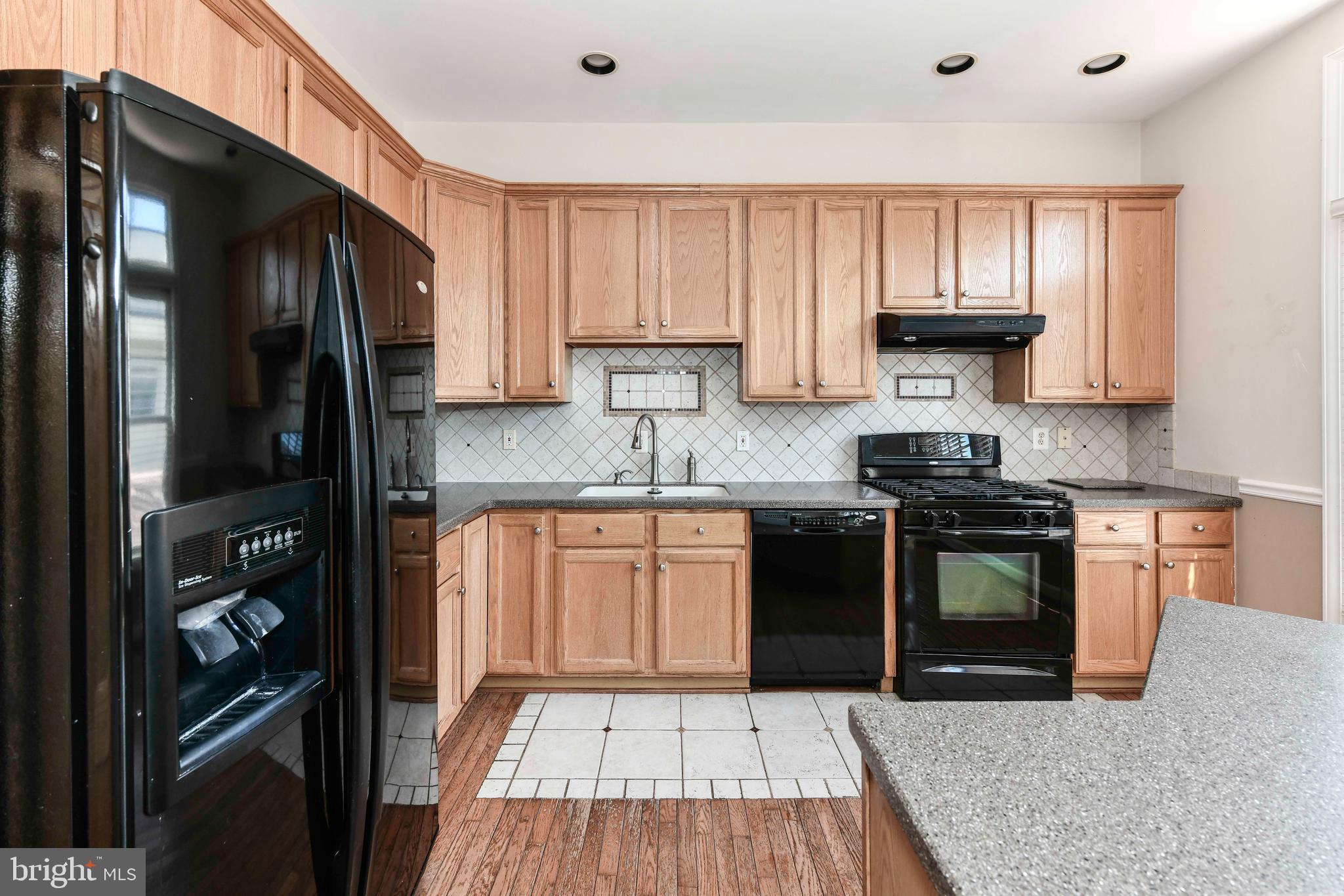 SOUTH RIDING - Residential Lease