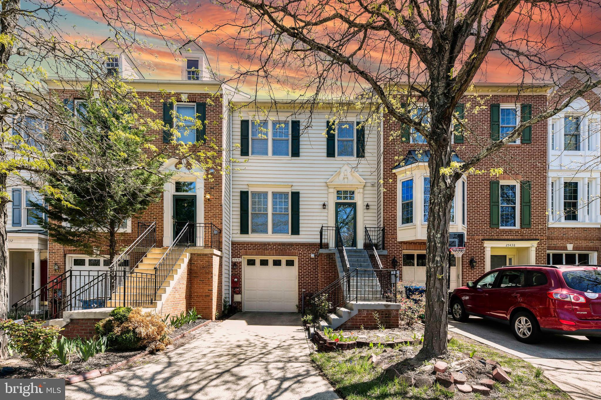 SOUTH RIDING - Residential Lease