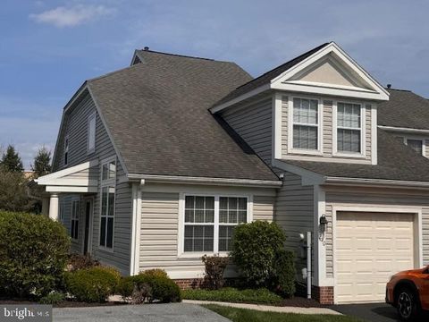 210 OAK HILL LANE READING PA 19610