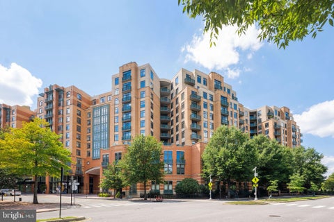 Photo of 2720 S Arlington Mill Drive #912, ARLINGTON, VA 22206 (MLS # VAAR2079962)