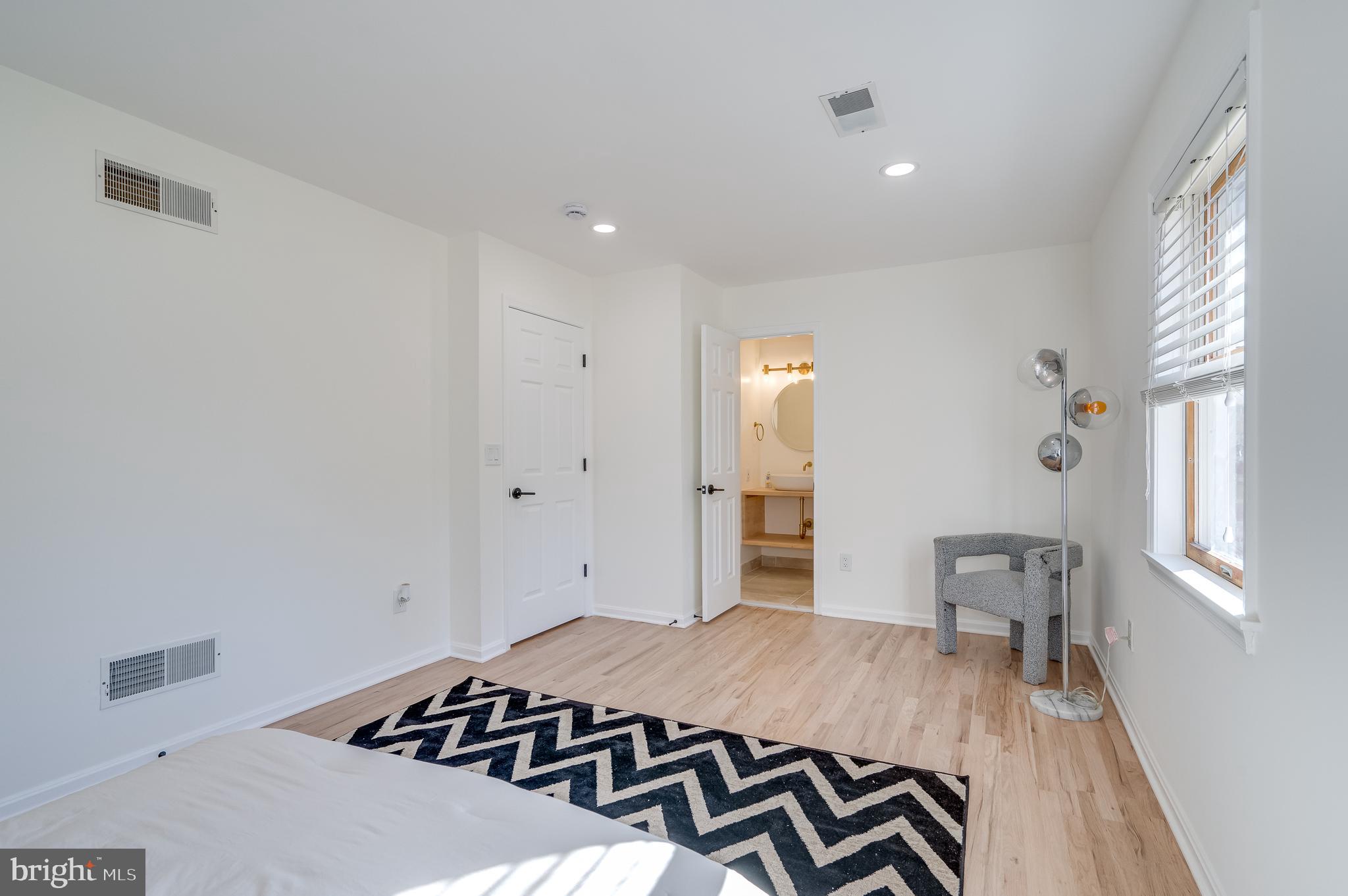 GLENDALE ESTATES - Residential