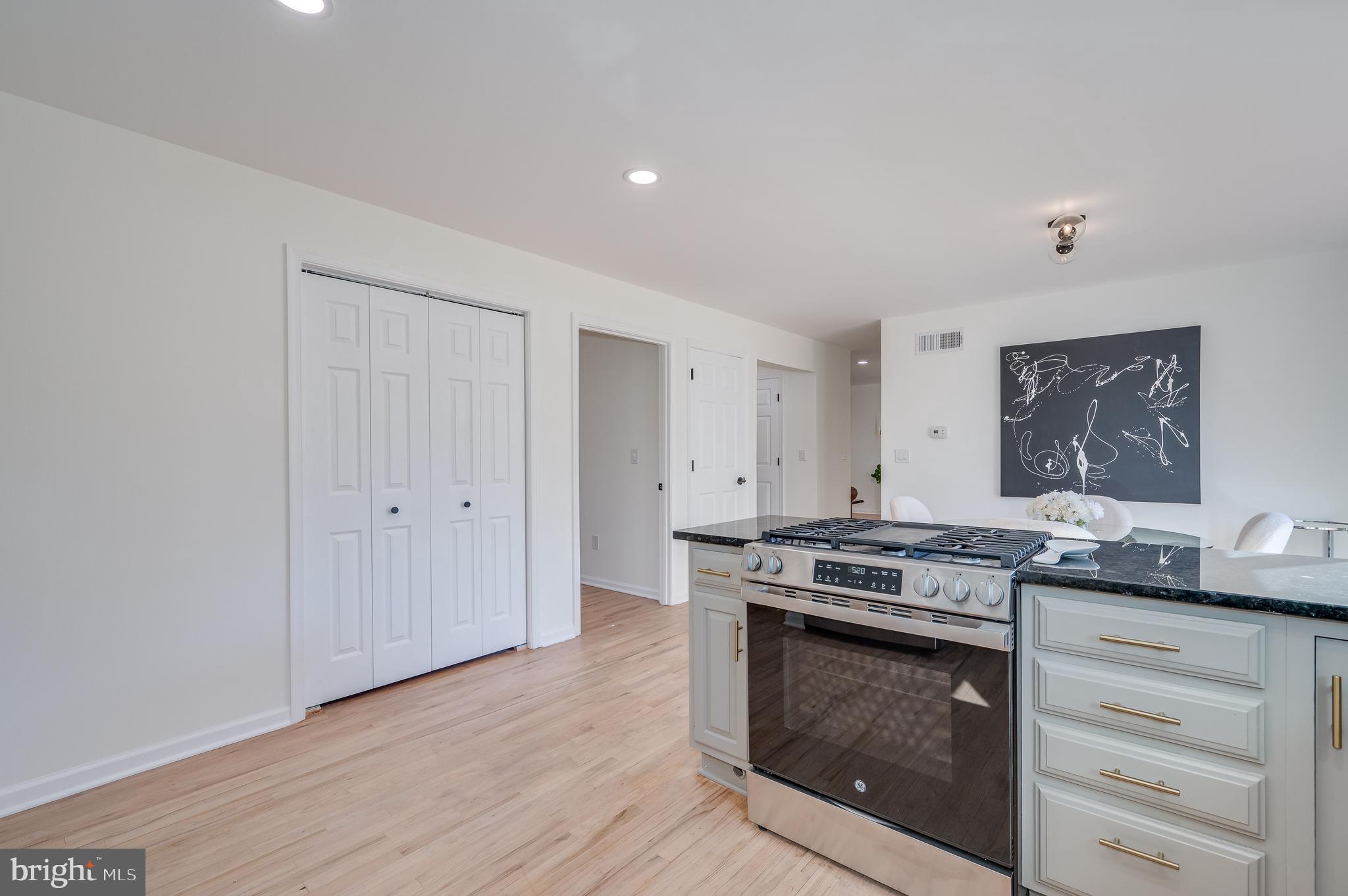 GLENDALE ESTATES - Residential