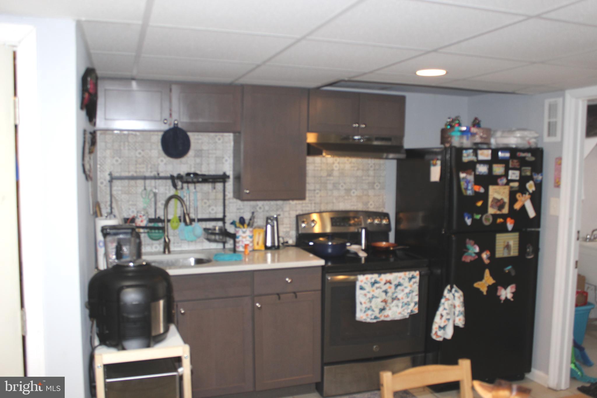 LAWNCREST - Residential Income