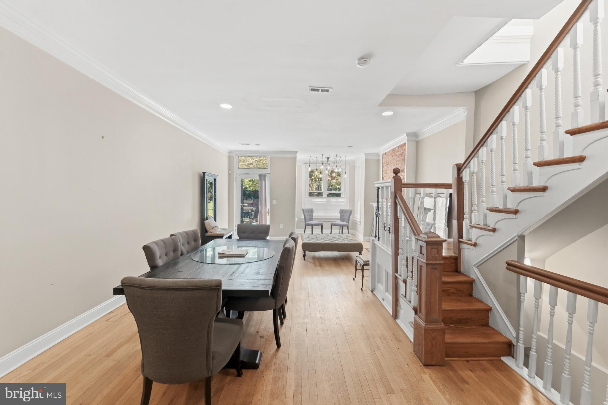 11 R STREET NW