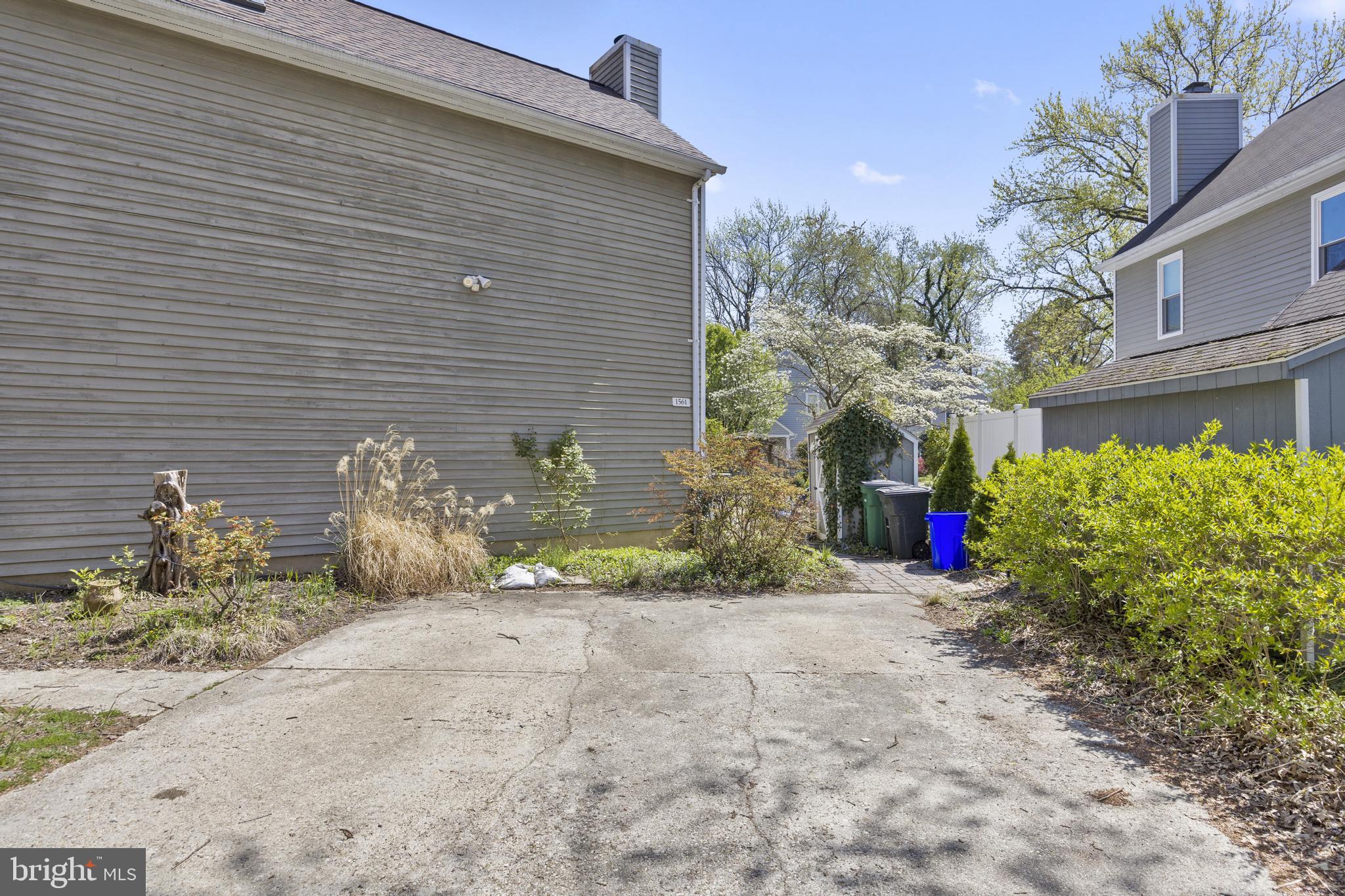 SOUTHWOODS - Residential