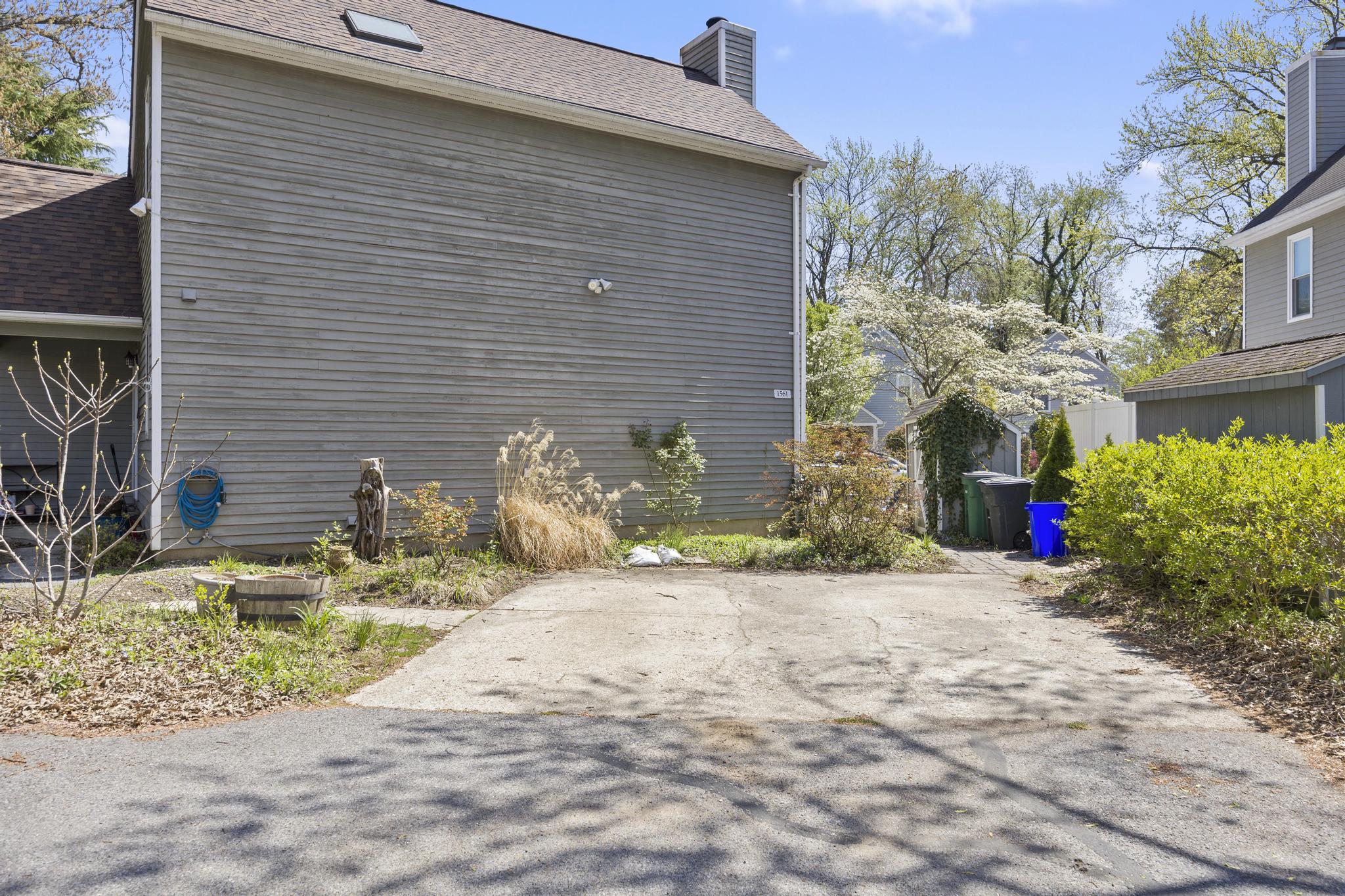 SOUTHWOODS - Residential