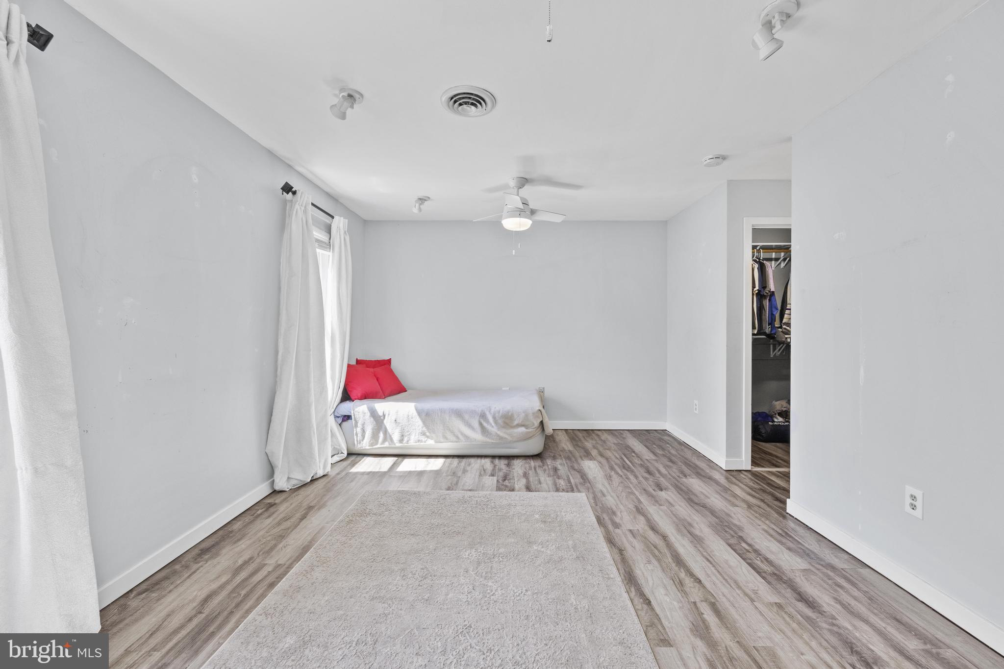 SOUTHWOODS - Residential