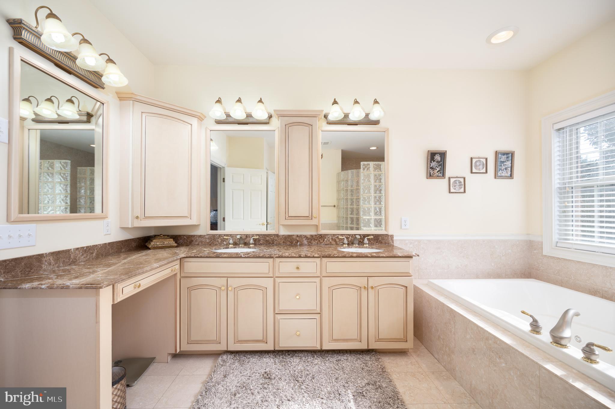 CENTREVILLE RESERV - Residential