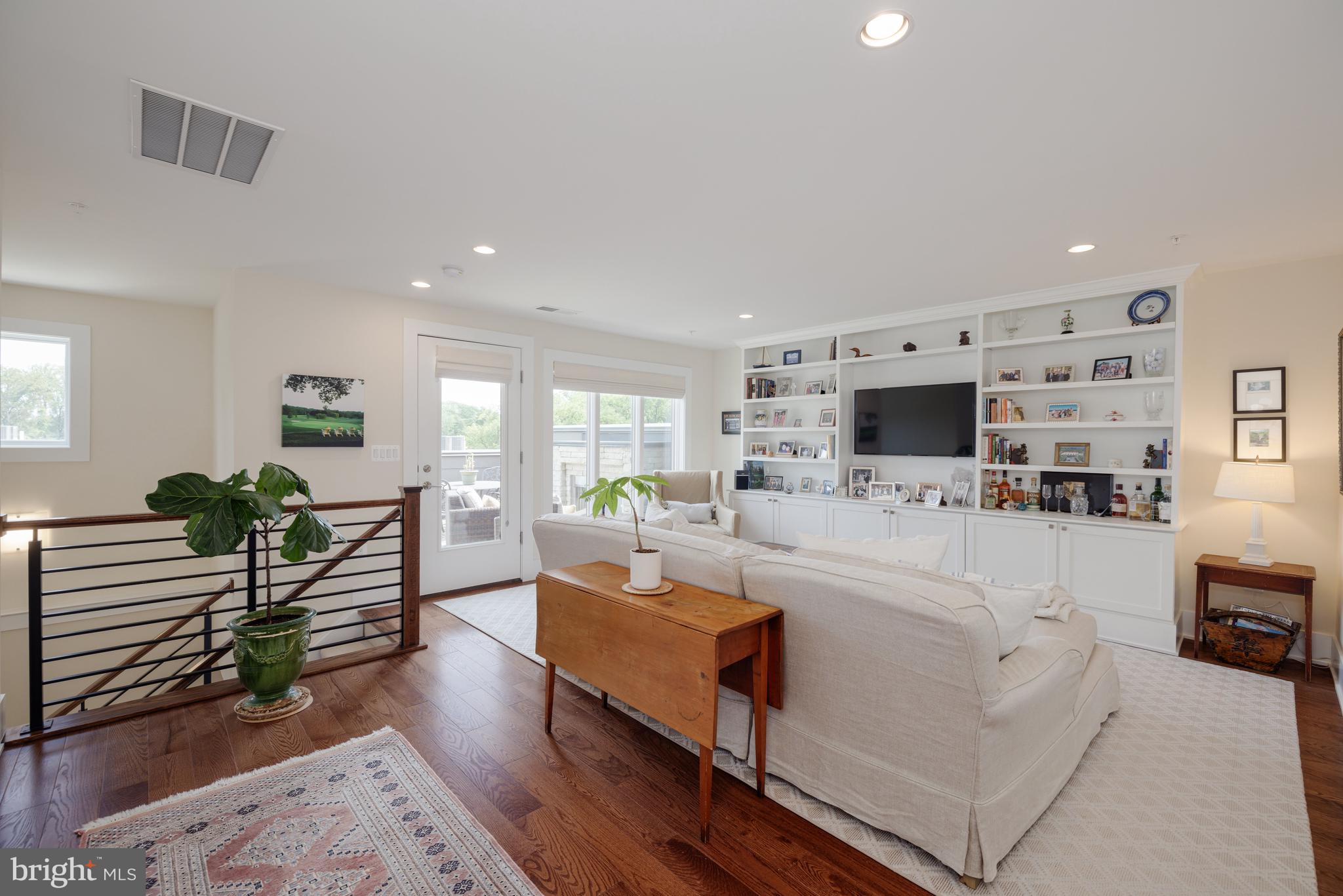 CHEVY CHASE - Residential