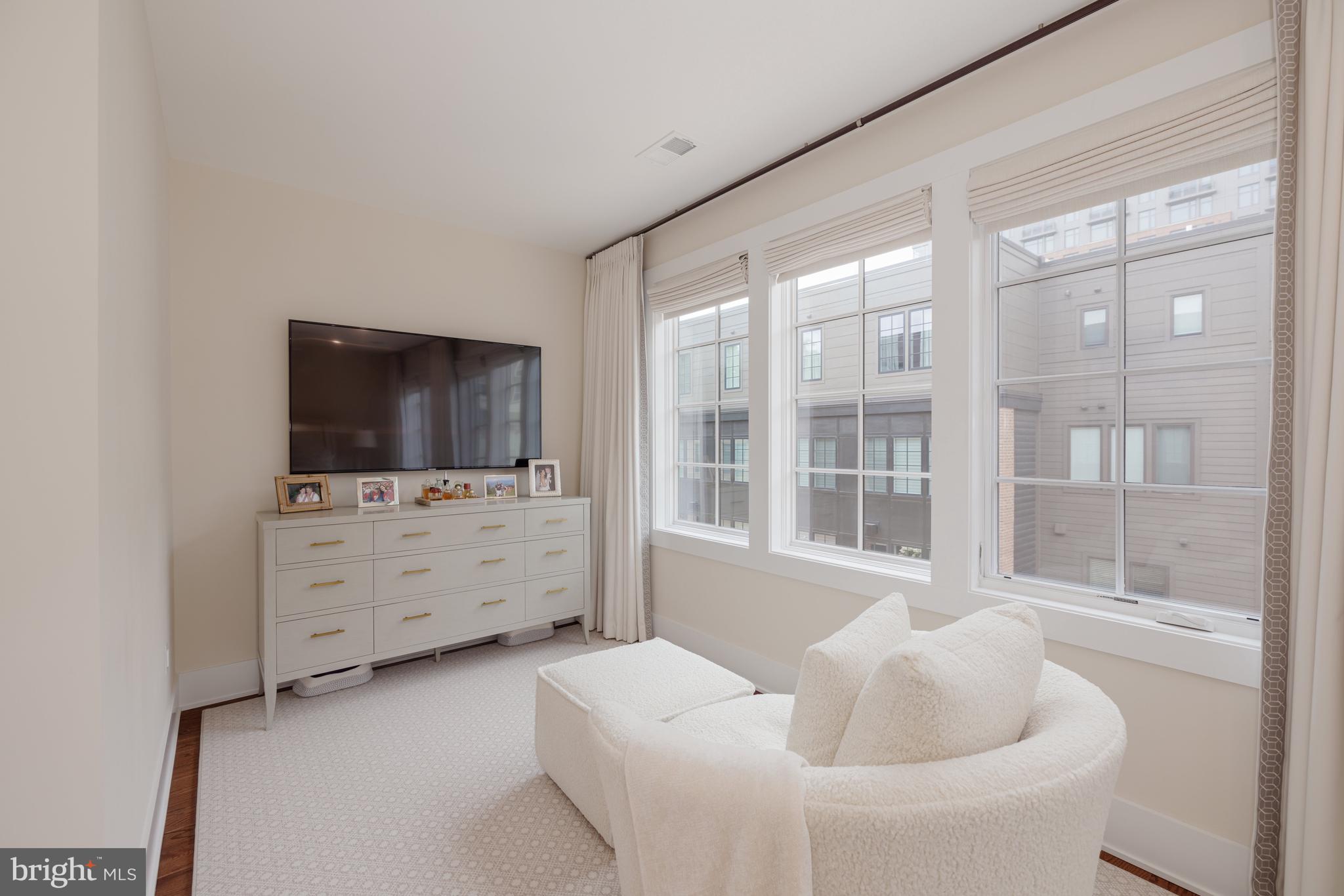 CHEVY CHASE - Residential