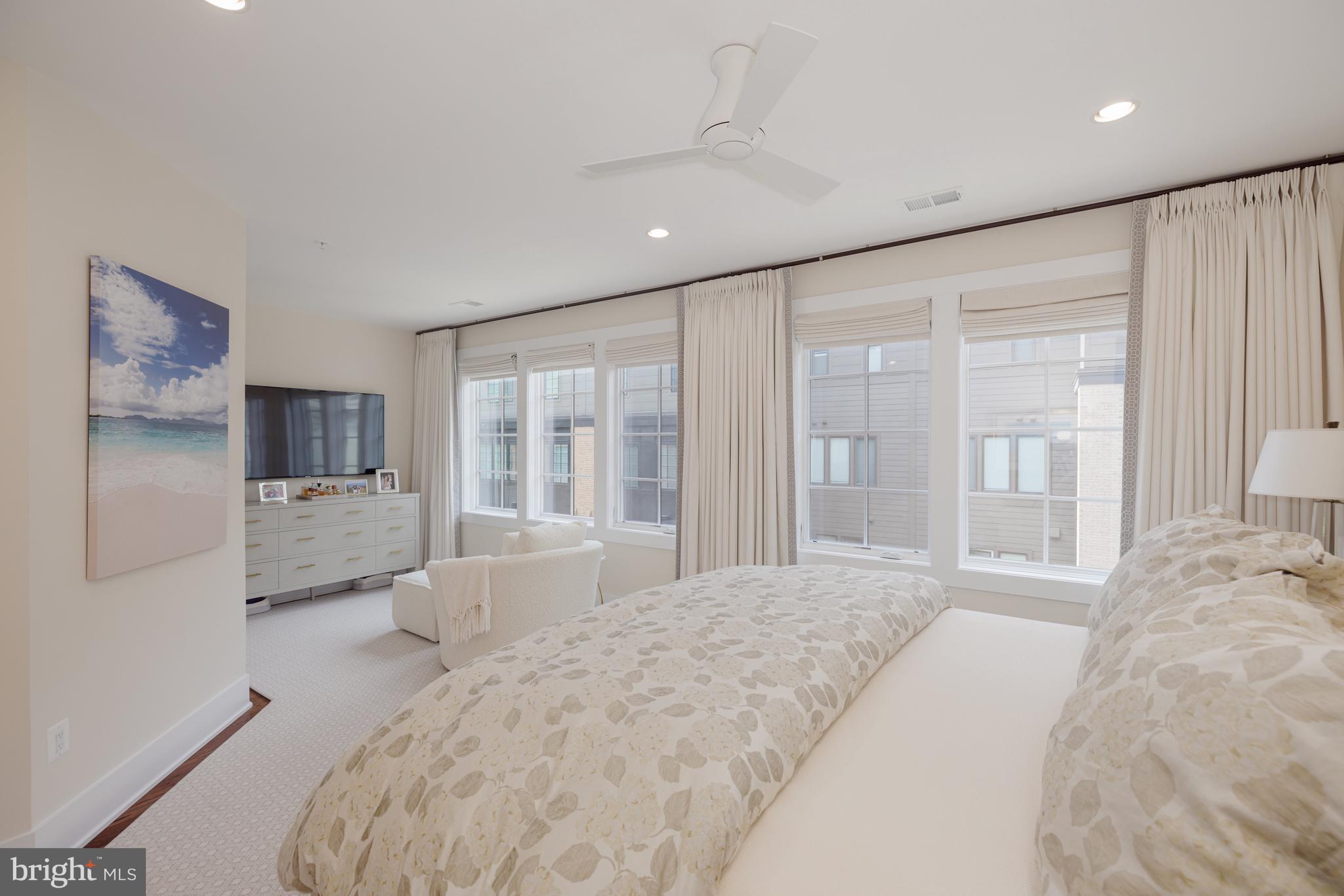 CHEVY CHASE - Residential