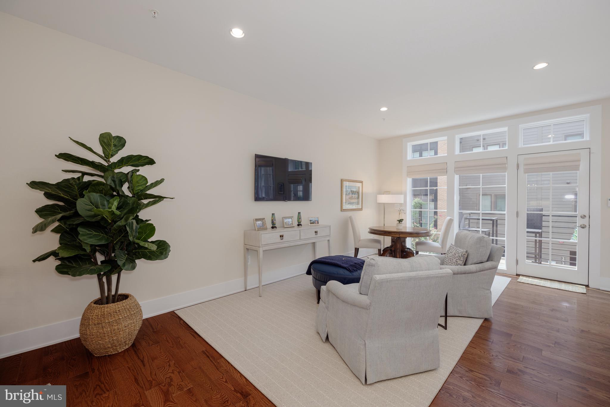 CHEVY CHASE - Residential