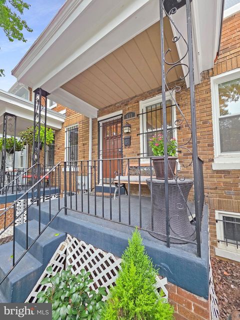 611 MORTON PLACE NE WASHINGTON DC 20002