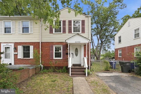 Townhouse For Sale - 2250 Arlington Terrace<br/> ALEXANDRIA, VA 22303