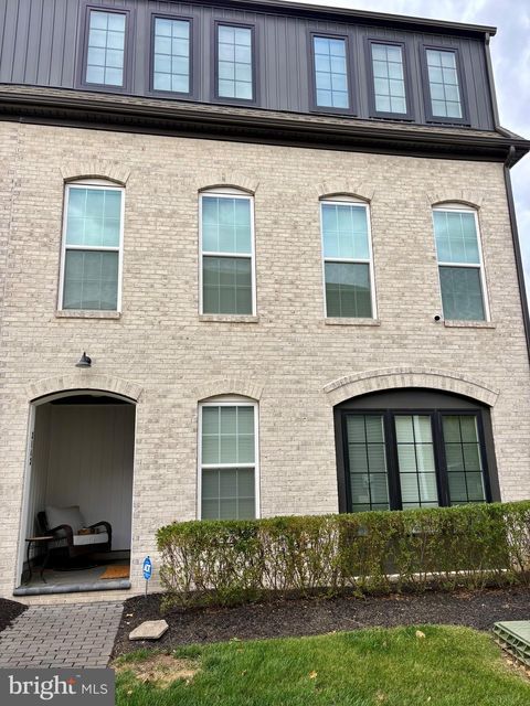 3143 GROVE COURT MECHANICSBURG PA 17055