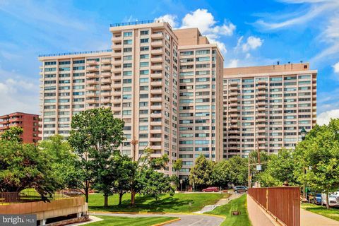 Photo of 4515 WILLARD AVE #1212S, CHEVY CHASE, MD 20815 (MLS # MDMC2074598)