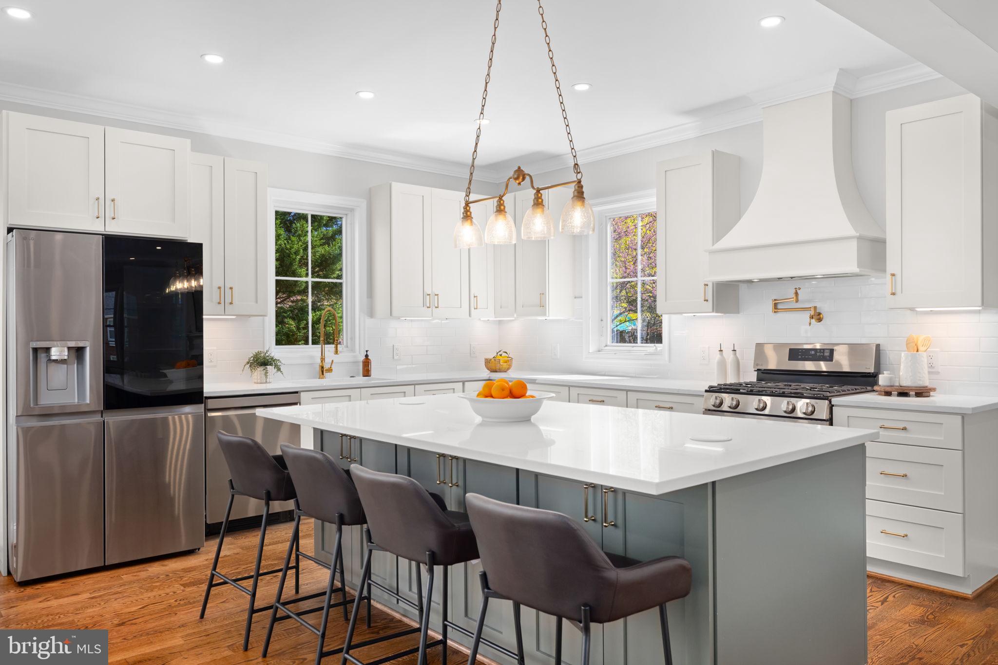 WAYNEWOOD - Residential