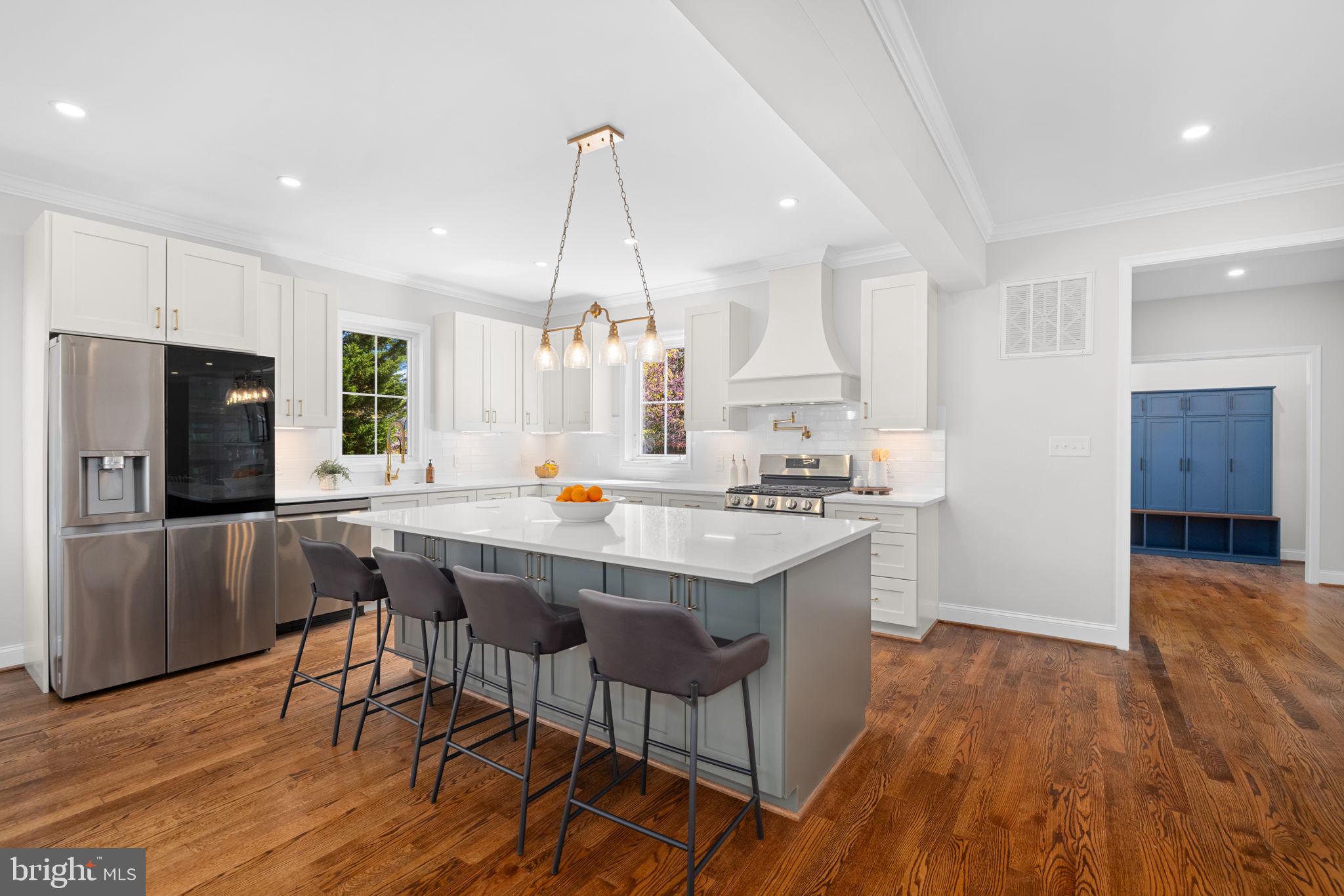 WAYNEWOOD - Residential