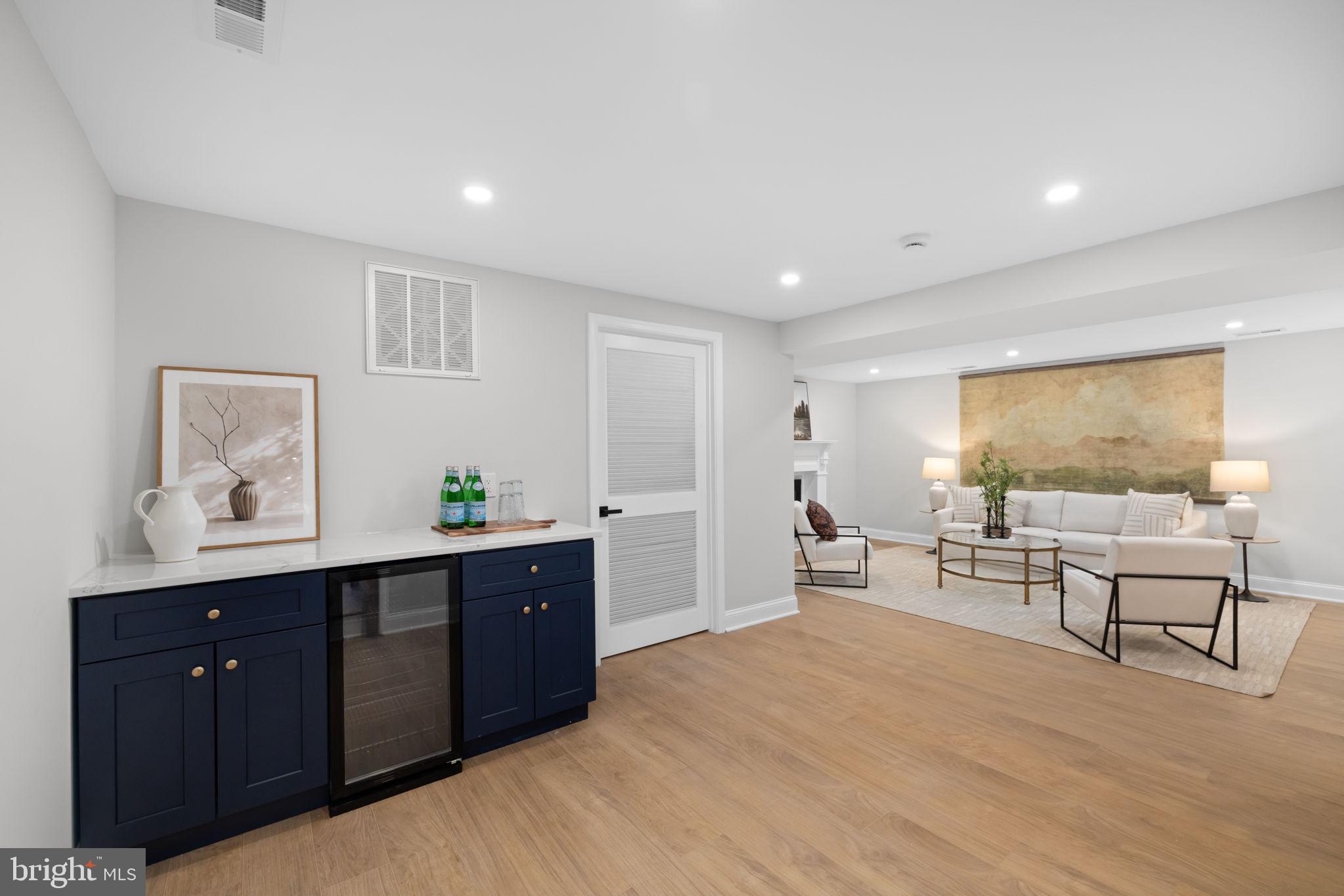 WAYNEWOOD - Residential