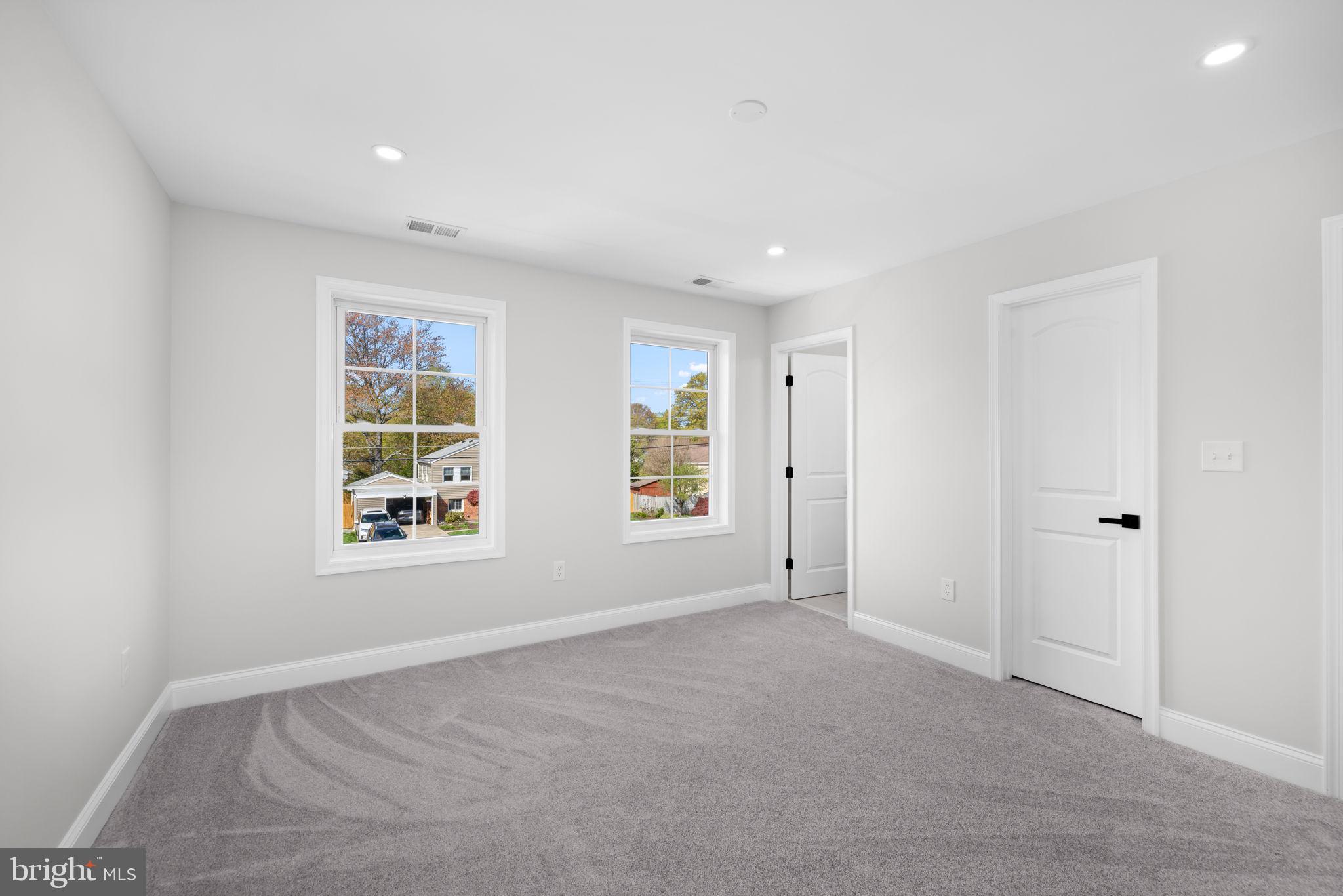 WAYNEWOOD - Residential