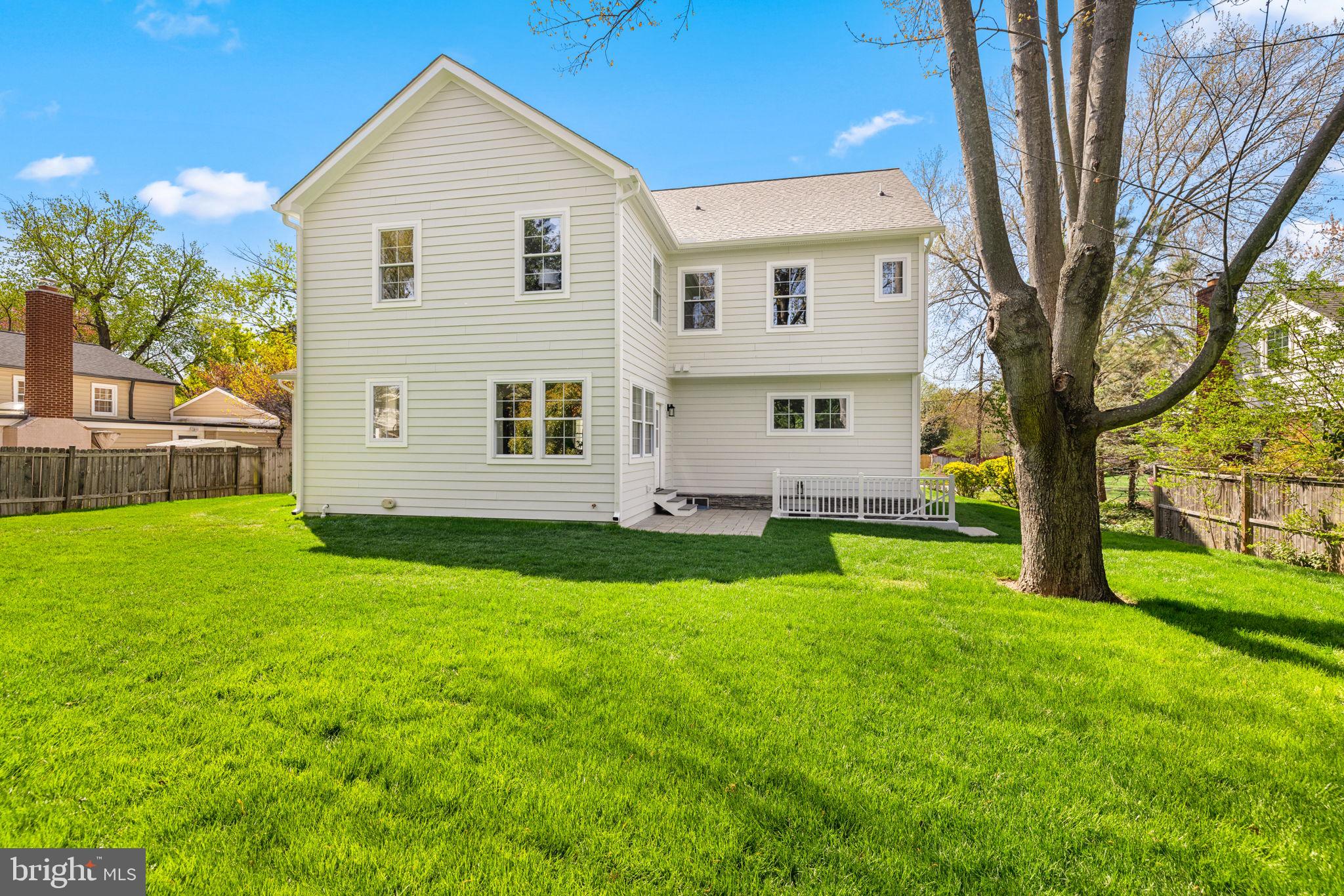 WAYNEWOOD - Residential