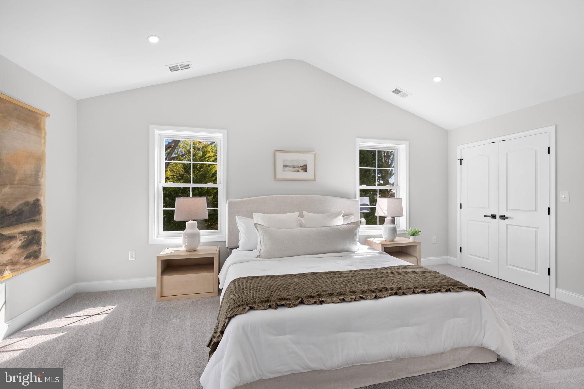 WAYNEWOOD - Residential