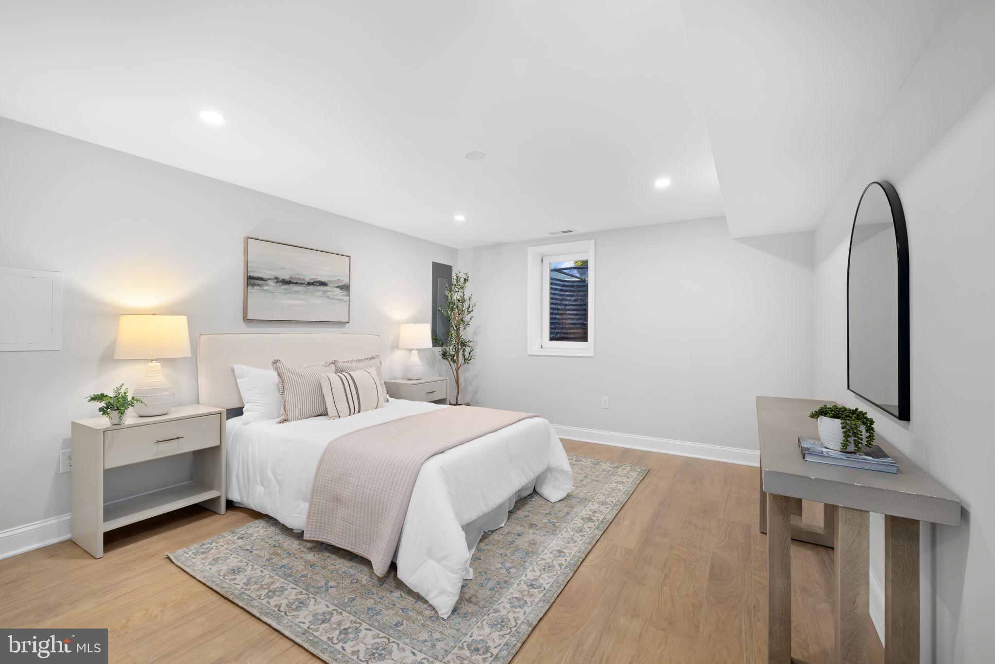 WAYNEWOOD - Residential