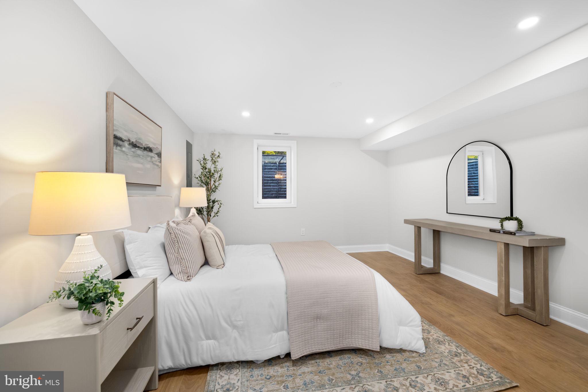 WAYNEWOOD - Residential