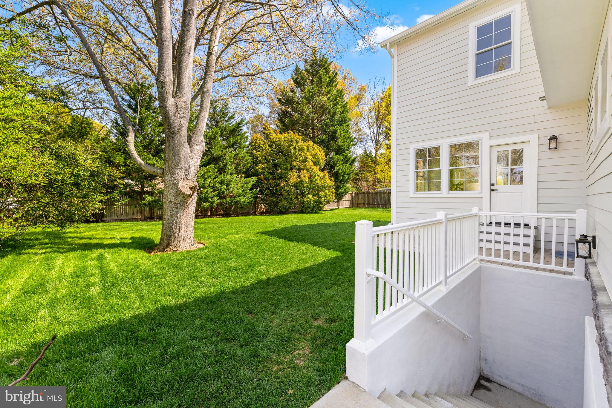 WAYNEWOOD - Residential