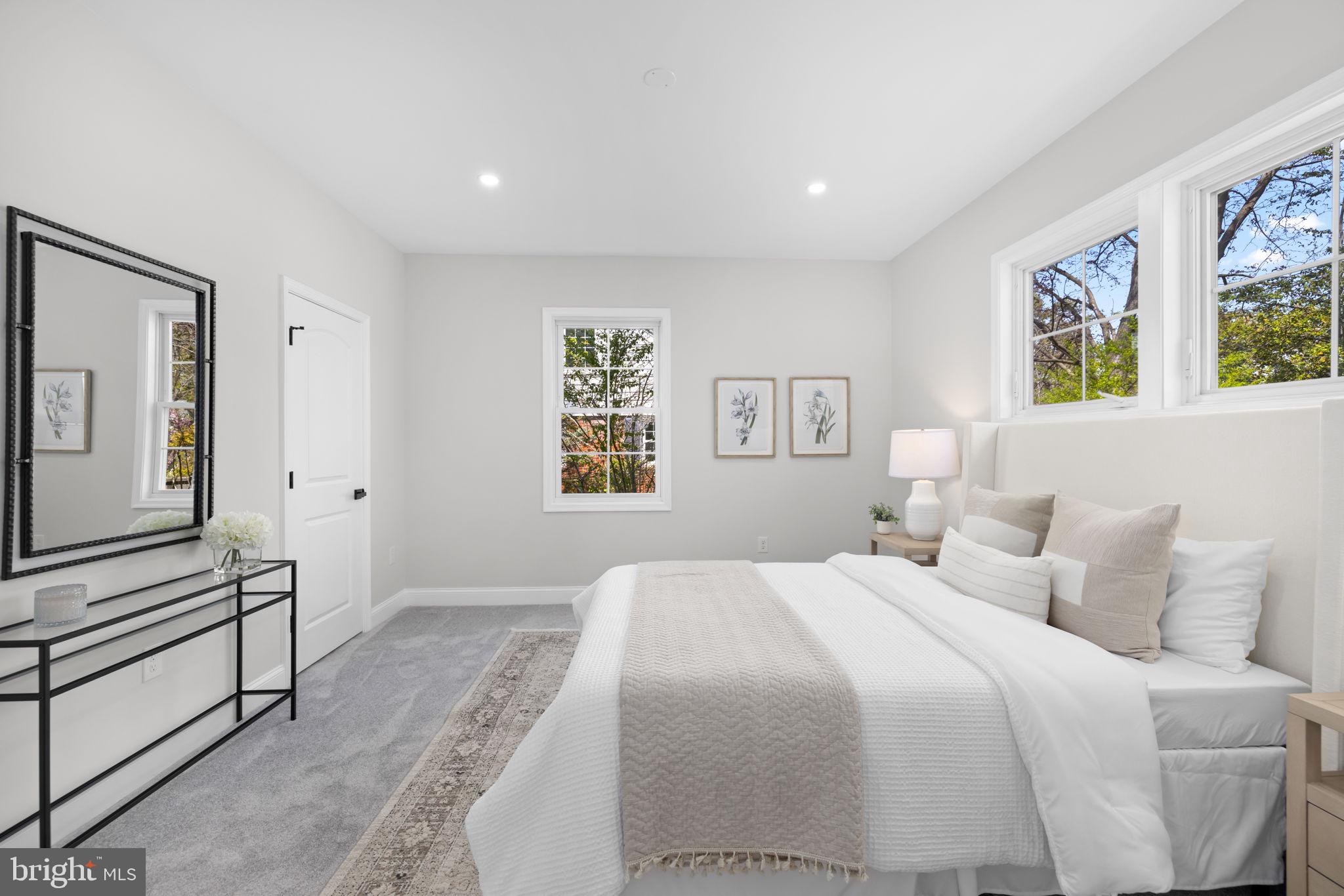 WAYNEWOOD - Residential