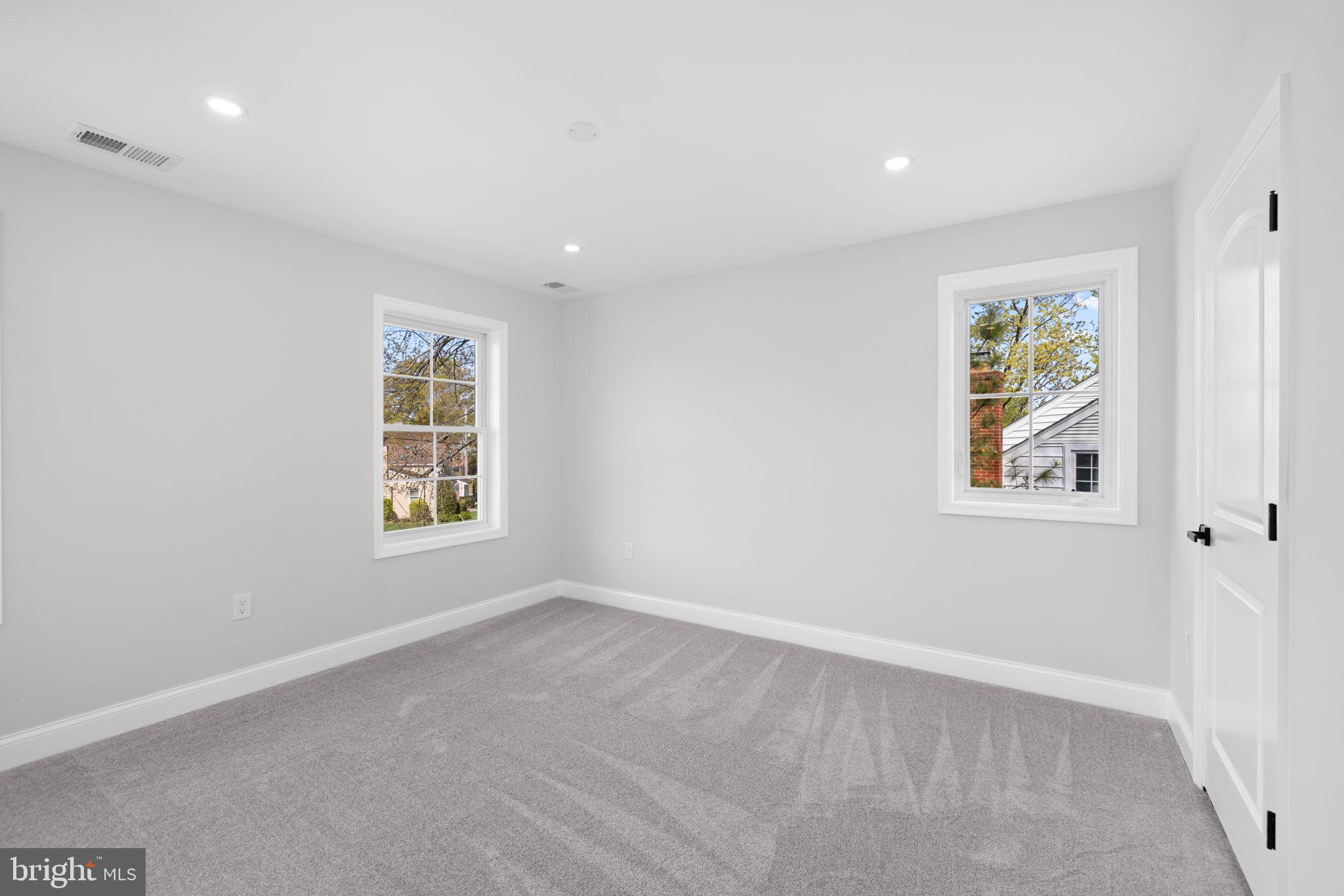 WAYNEWOOD - Residential