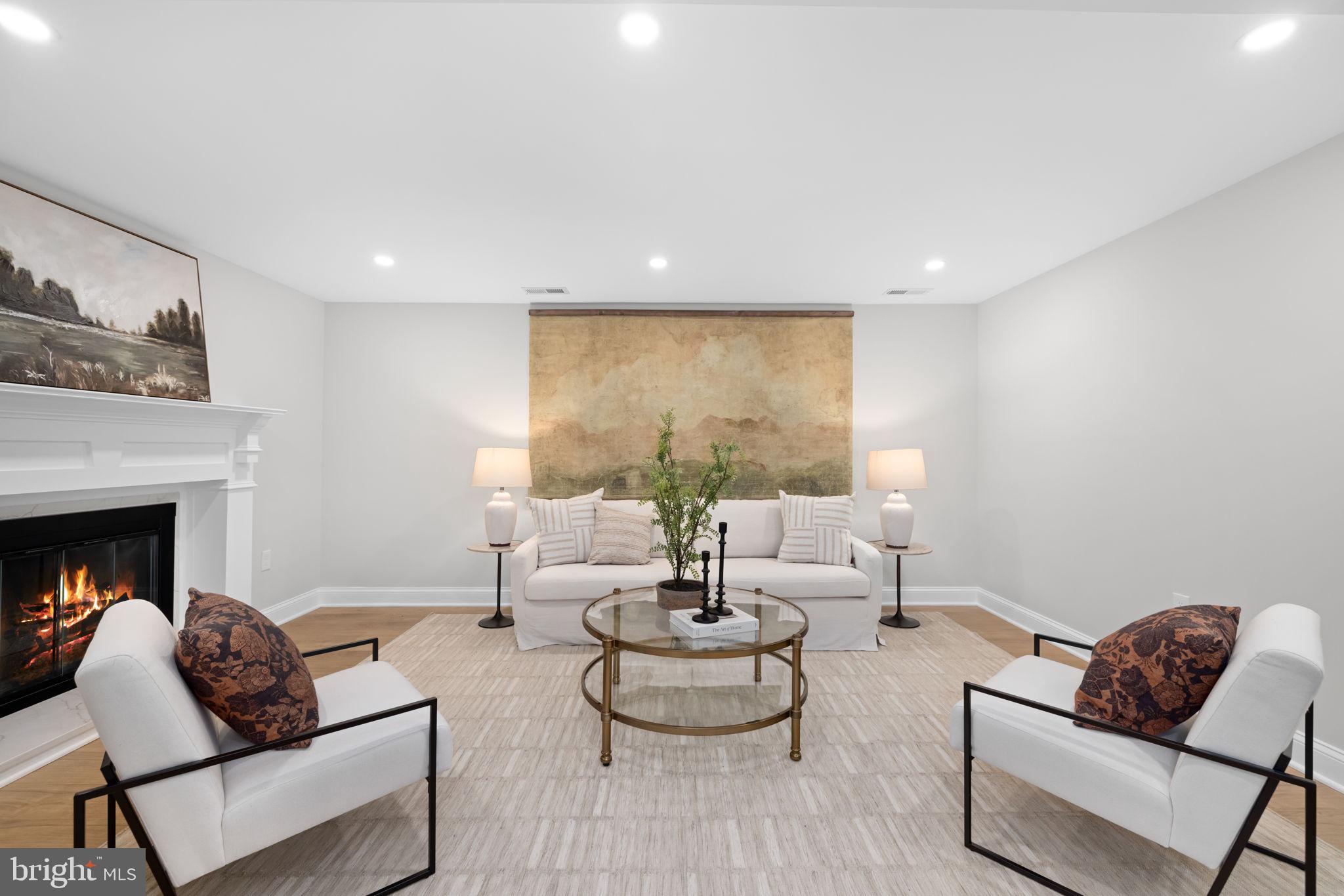 WAYNEWOOD - Residential