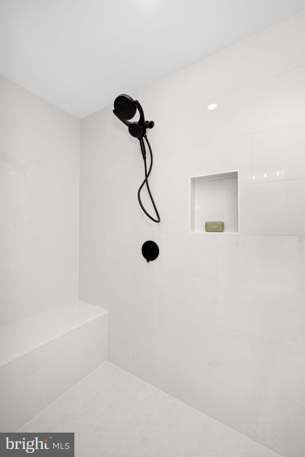 WAYNEWOOD - Residential