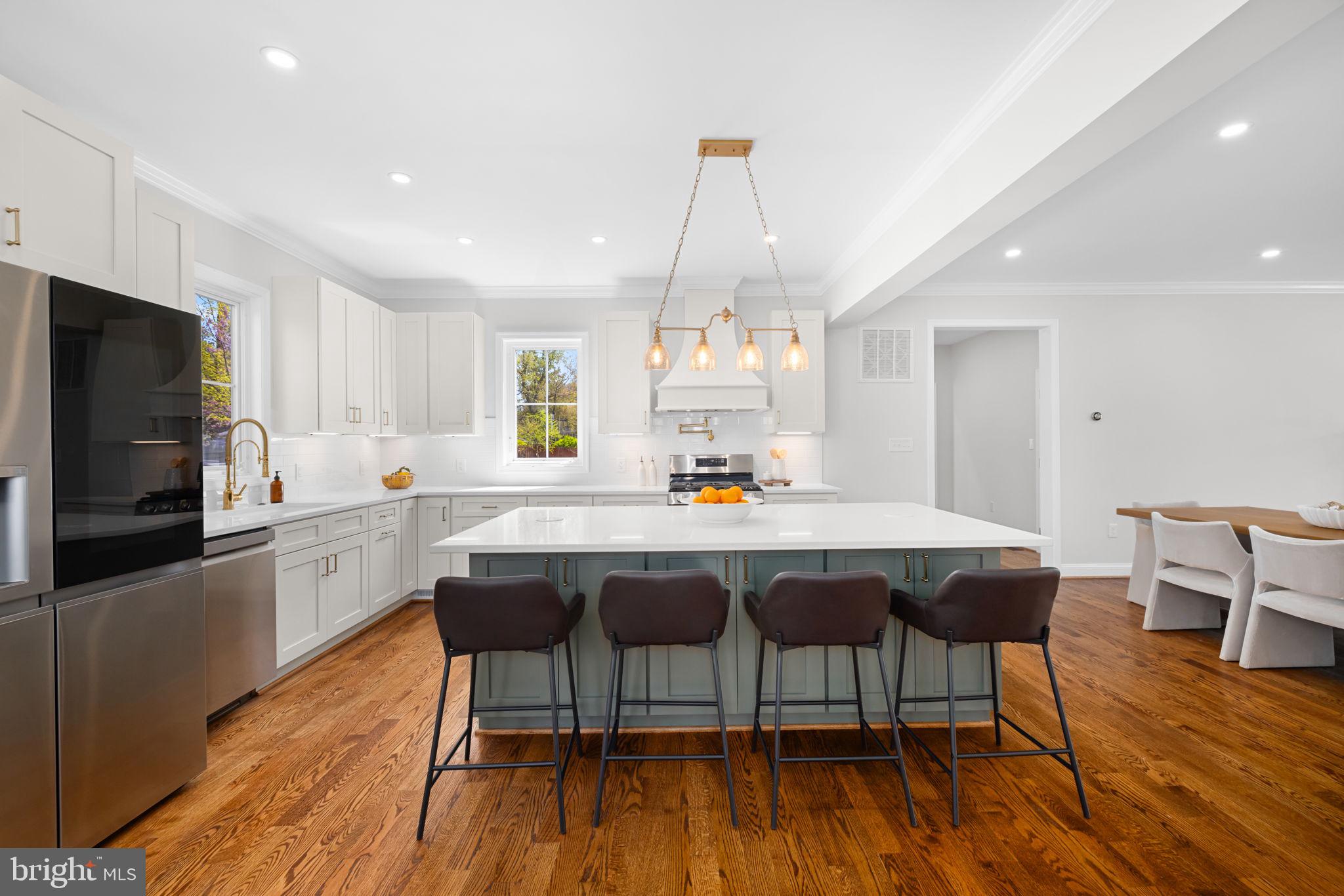 WAYNEWOOD - Residential