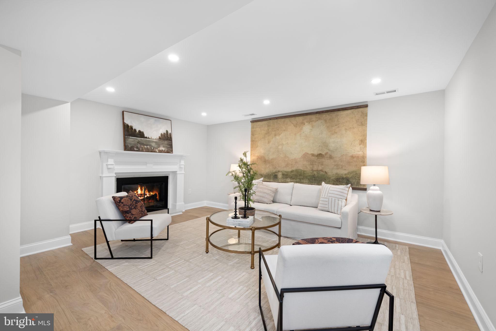 WAYNEWOOD - Residential