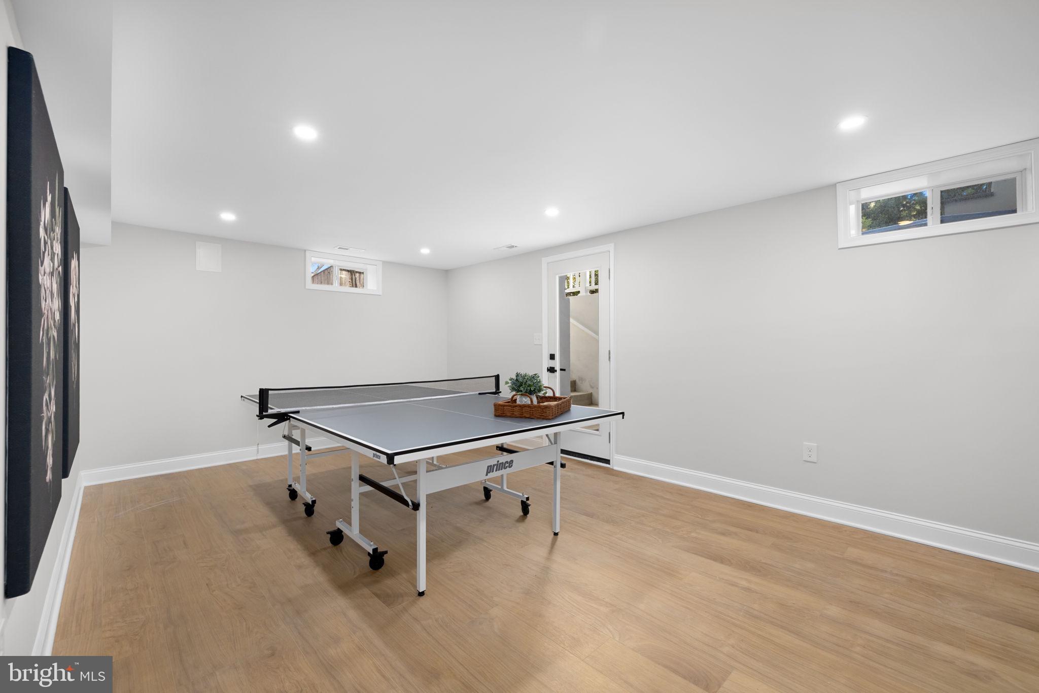 WAYNEWOOD - Residential