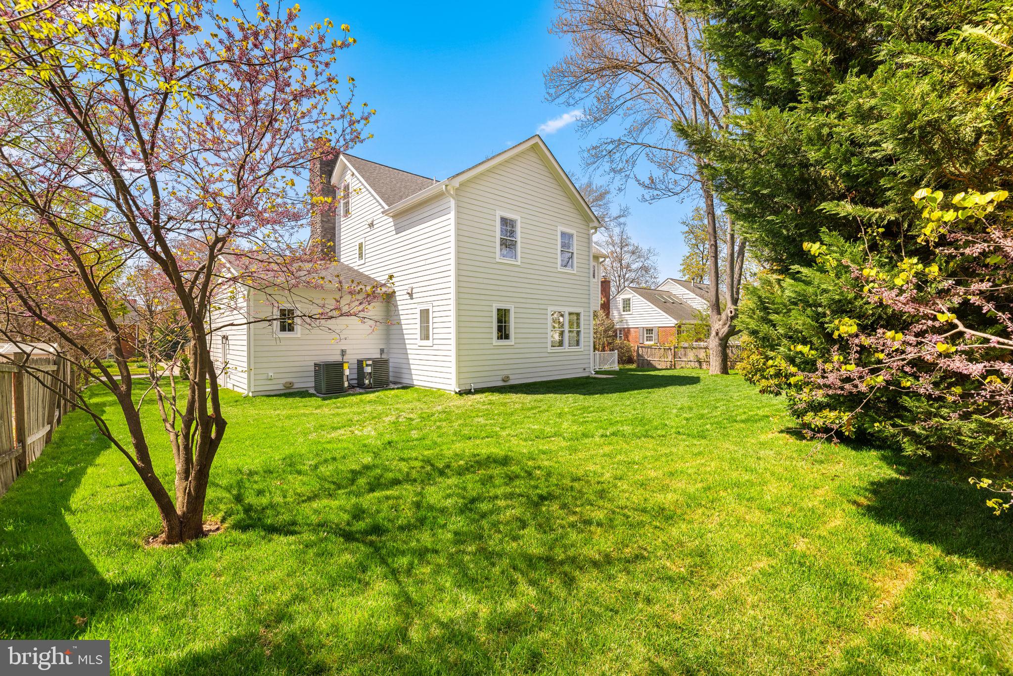 WAYNEWOOD - Residential